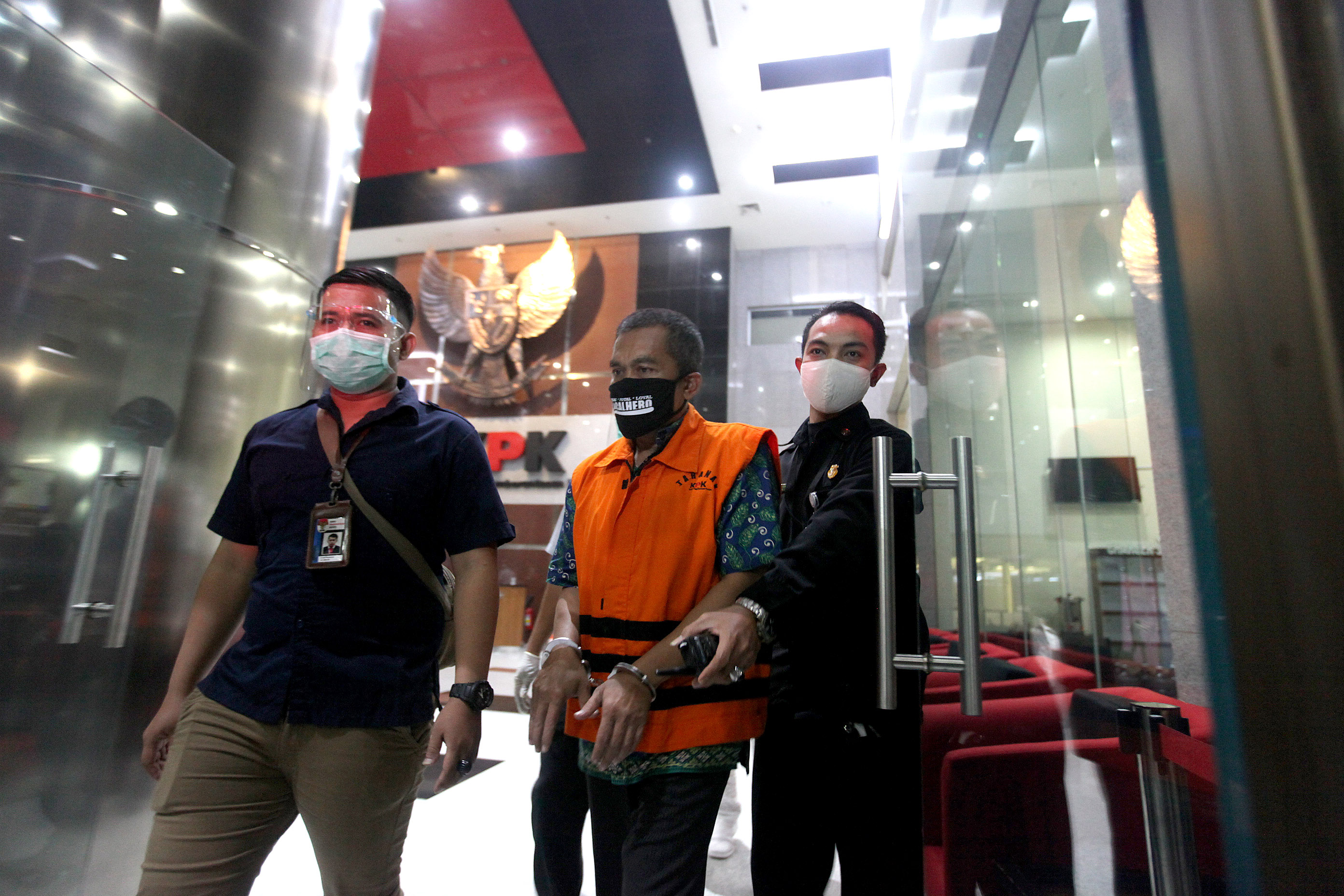 Mantan pejabat di BKD Subang Heri Tantan Sumaryana ditahan KPK