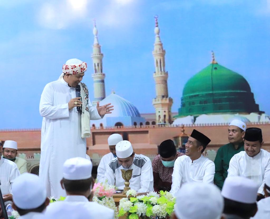 Paslon SHM-MAR saat meghadiri pengajian