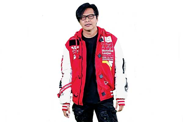 Penyanyi Armand Maulana