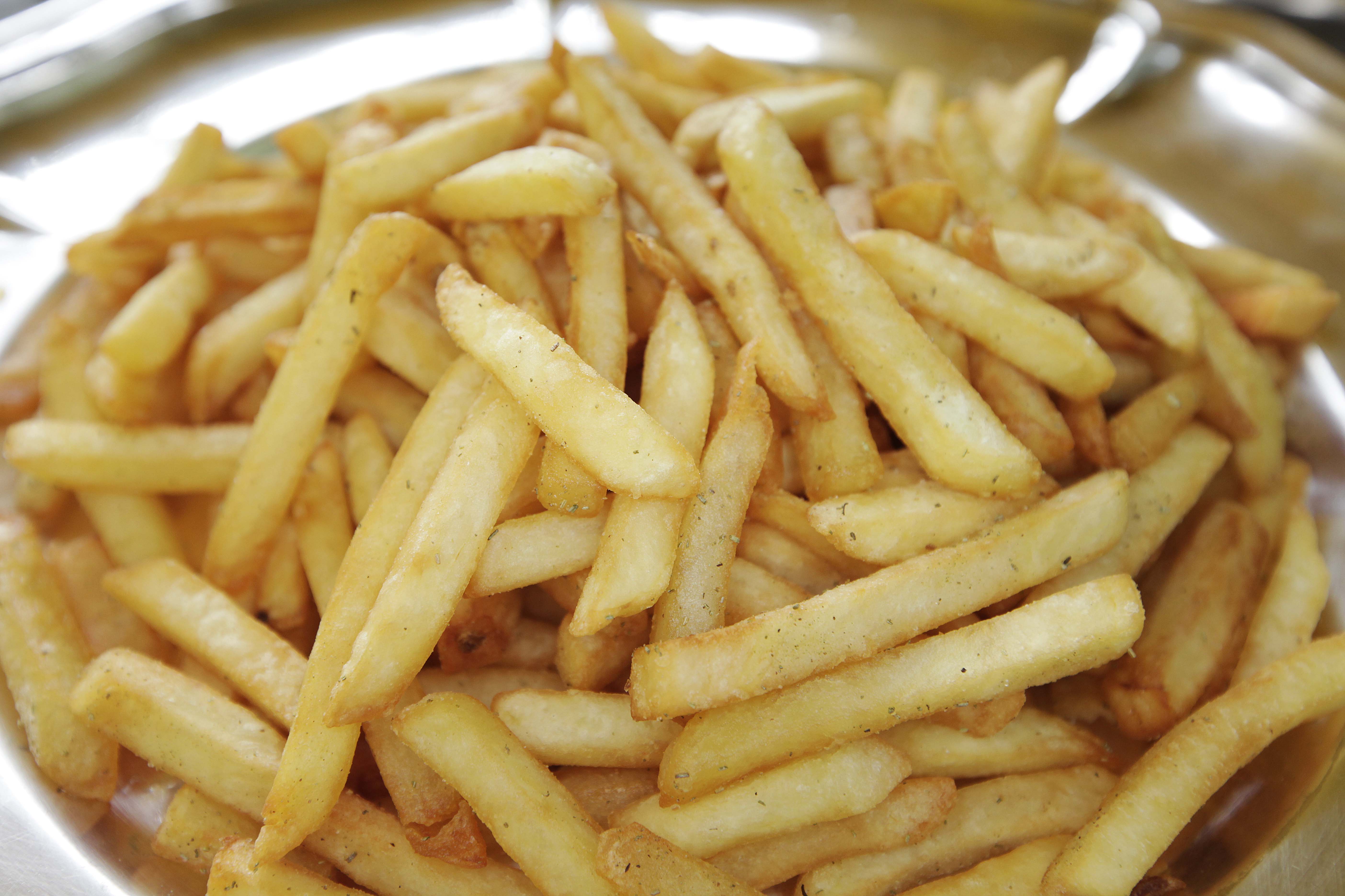 Ilustrasi. Kentang goreng Belgia atau Frites