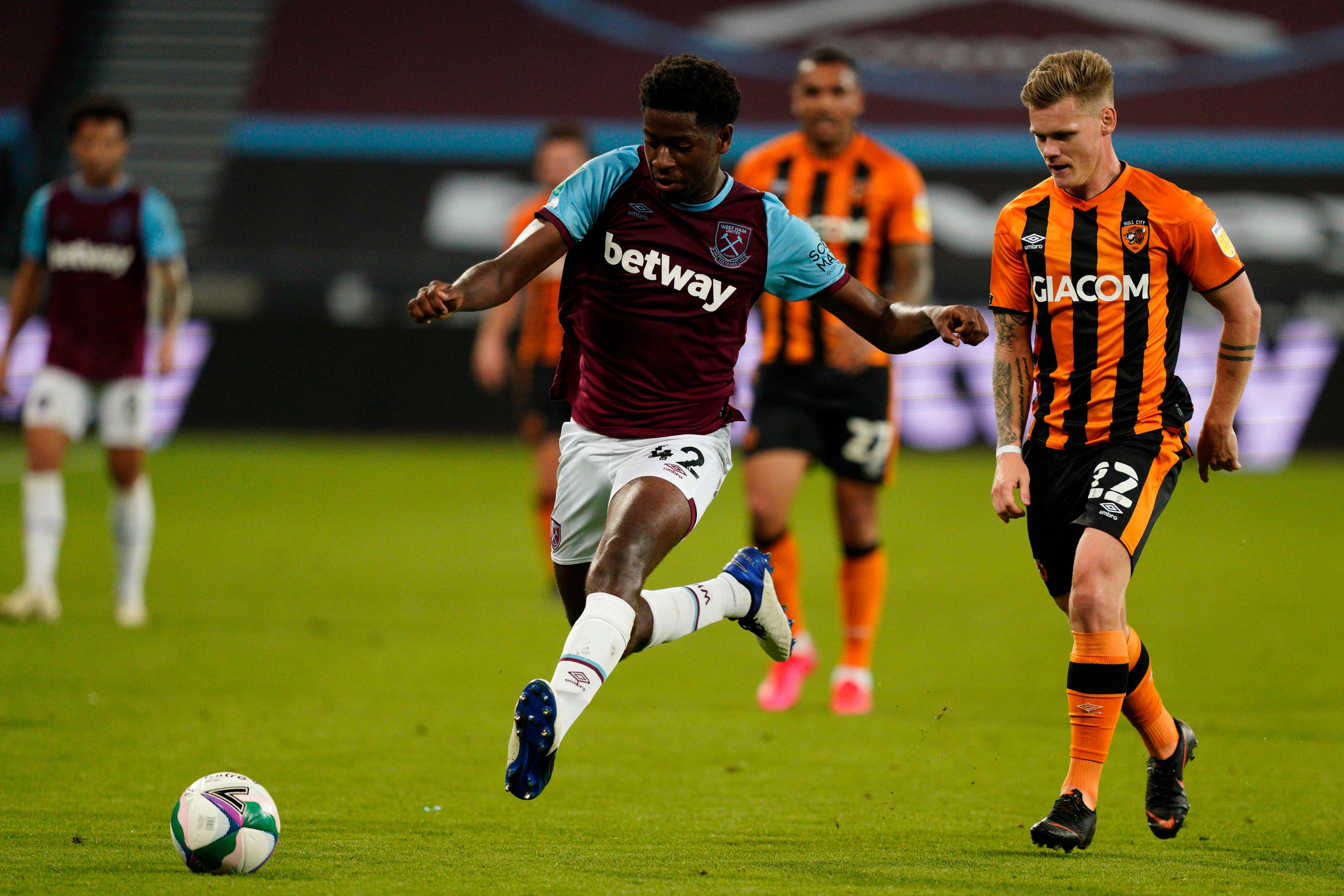 Laga Piala Liga antara West Ham United dan Hull City