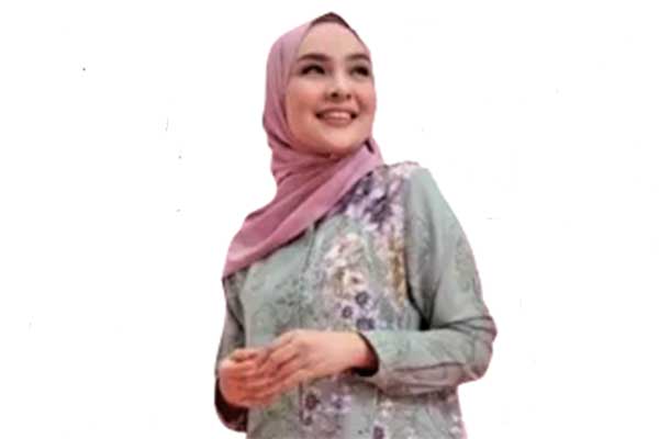 Desainer muslim,  Ria Miranda
