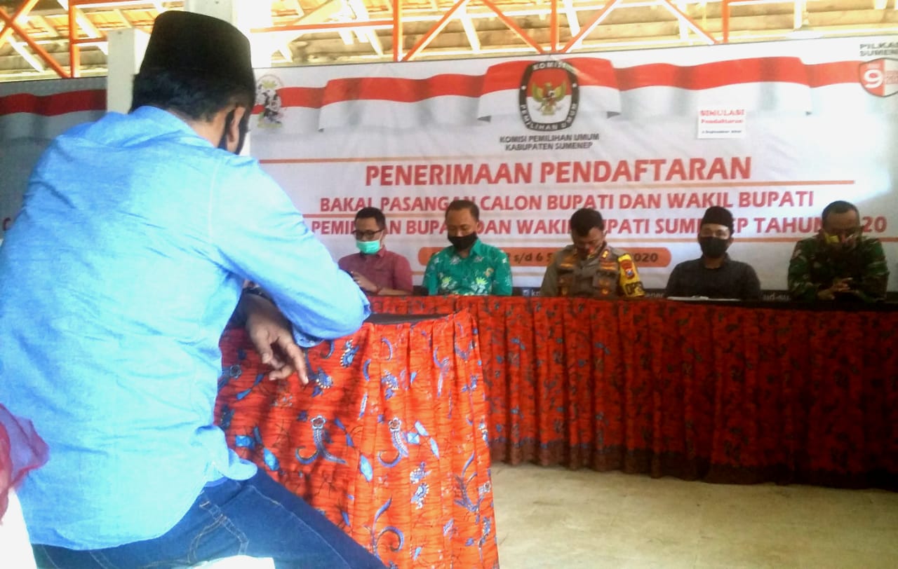 Simulasi pendaftaran calon bupati dan wakil bupati di KPU Sumenep, Jawa Timur, Kamis (3/9/2020)