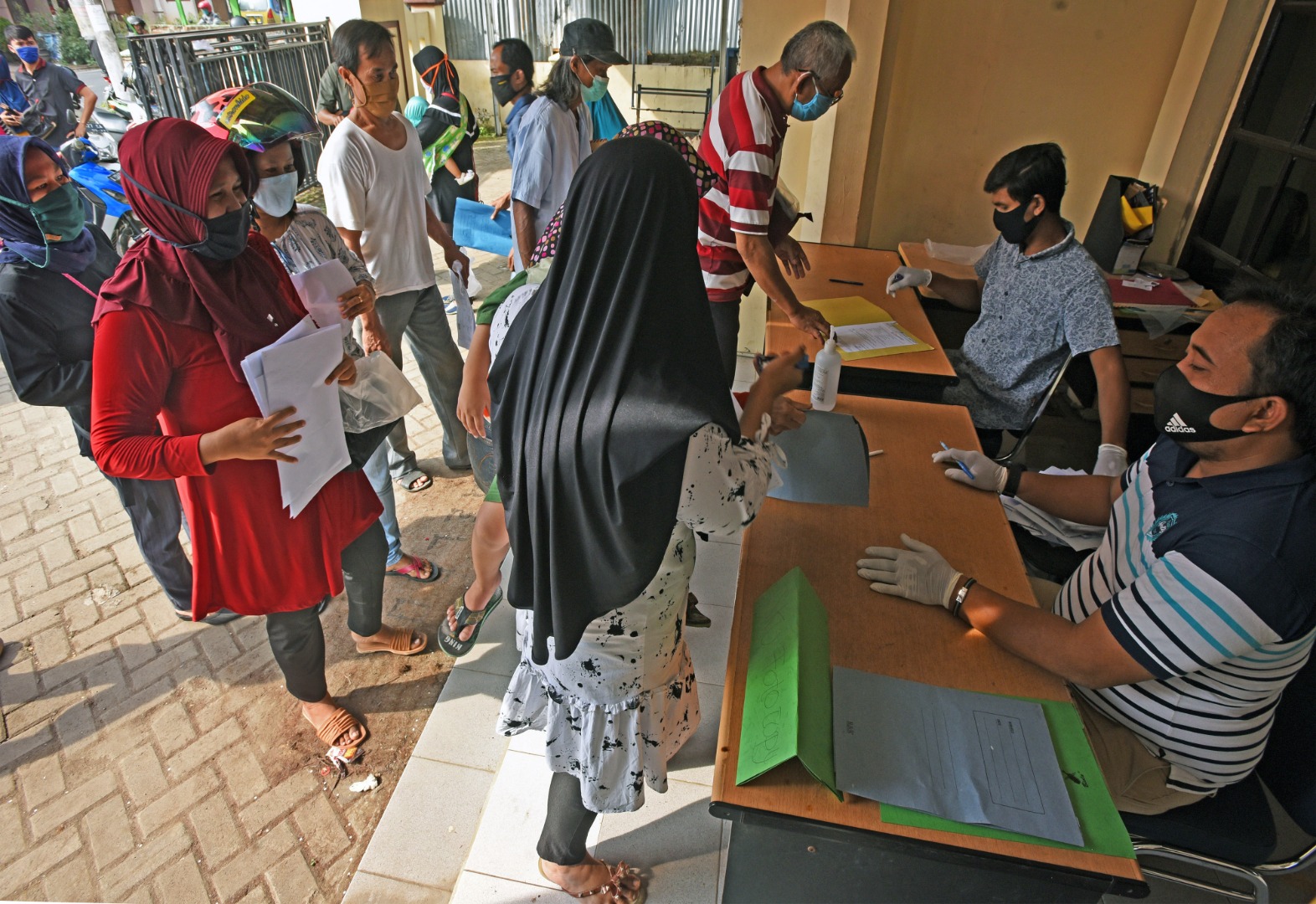 Pelaku UKM mendaftar untuk bisa mendapatkan banpres PUM dalam skema PEn