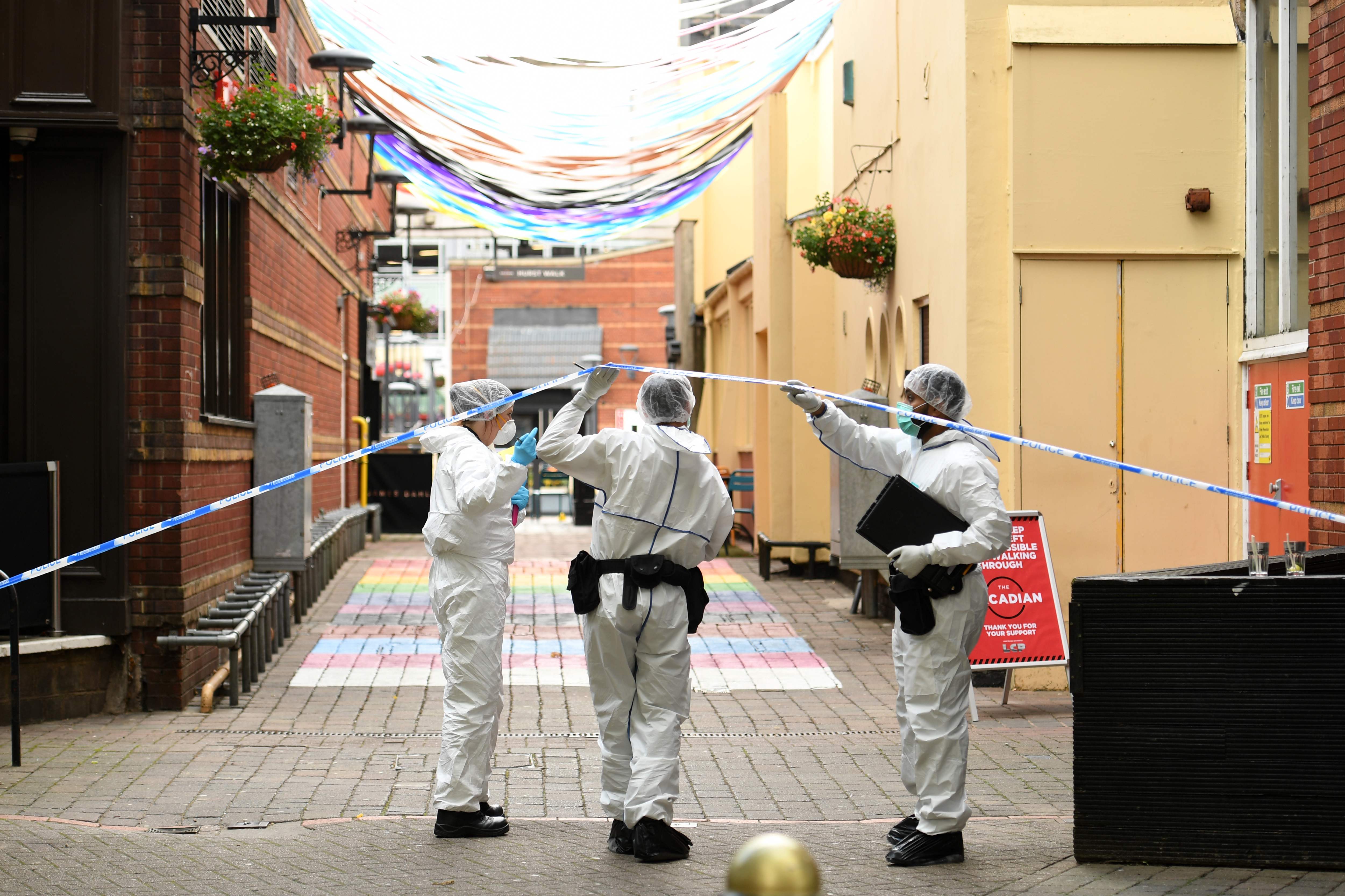 Polisi sednag melakukan olah TKP di Hurst Street, Birmingham