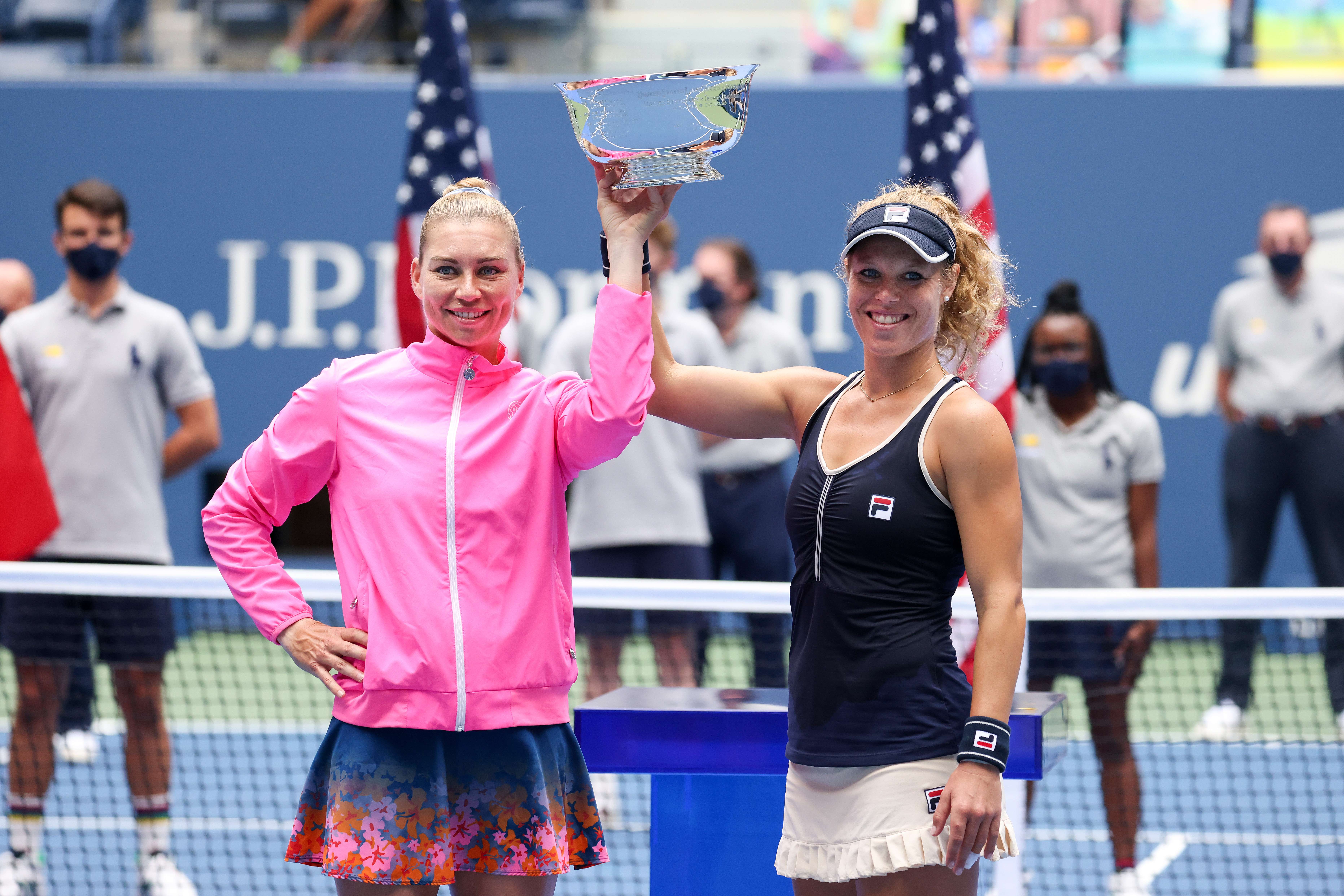 Duet Laura Siegemund dan Vera Zvonareva menjadi juara ganda putri AS Terbuka.