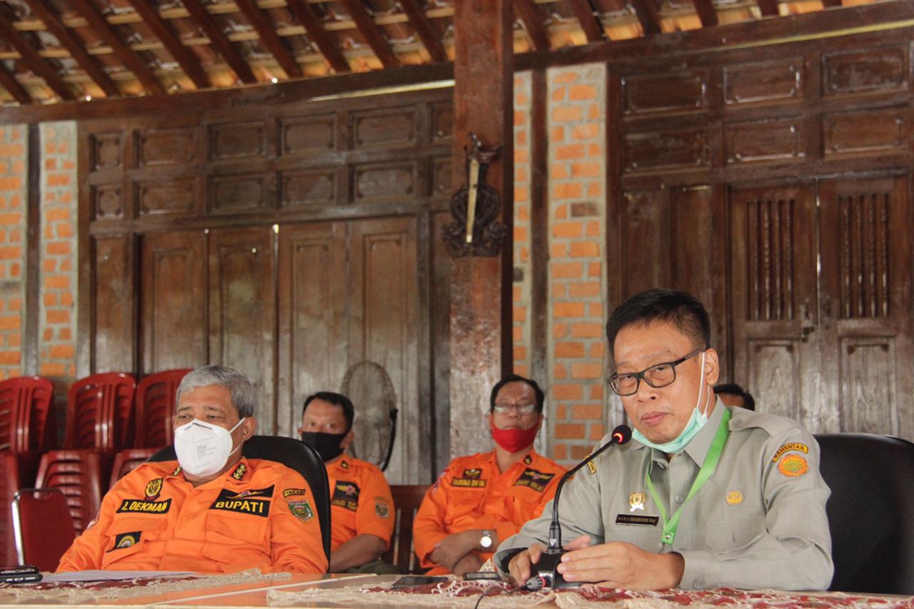  Bupati Lampung Tengah Loekman Djoyosoemarto (kiri) dan Kepala BPPSDMP Kementerian Pertanian Dedi Nursyamsi (kanan).