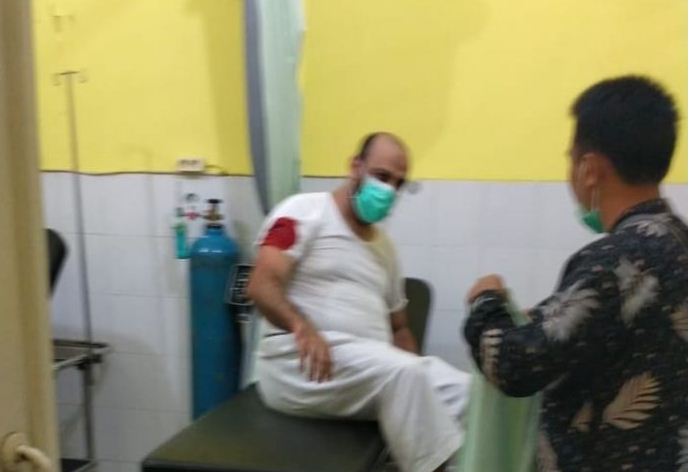 Syekh Ali Jaber (kiri).