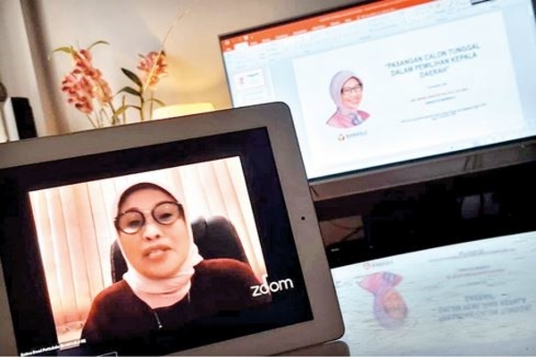 Anggota Bawaslu RI Dewi Pettalolo menjadi pembicara pada diskusi daring Oligarki Parpol dan Fenomena Calon Tunggal, di Jakarta, kemarin