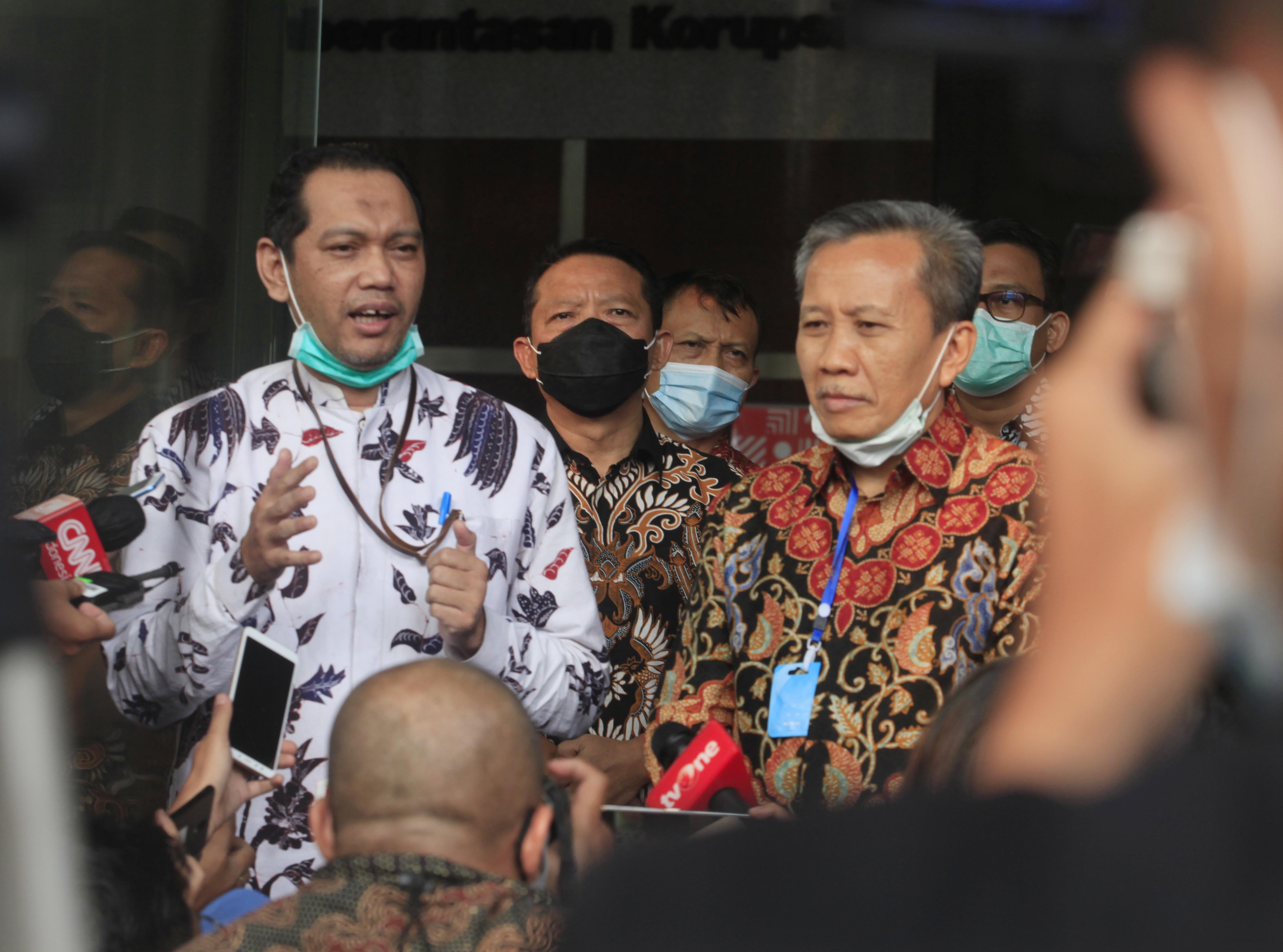 jampidsus Ali Mukartono dan Wakil Ketua KPK Nurul Ghuforn usai gelar perkara bersama Kejagung dan KPk terkait gratifikasi Joko Tjandra