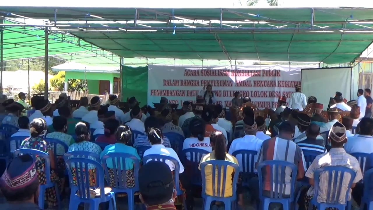 Sosialisasi konsultasi publik AMDAL untuk rencana penambangan batu gamping di Lengko Lolok, Desa Satar Punda, Kecamatan Lamba Leda.