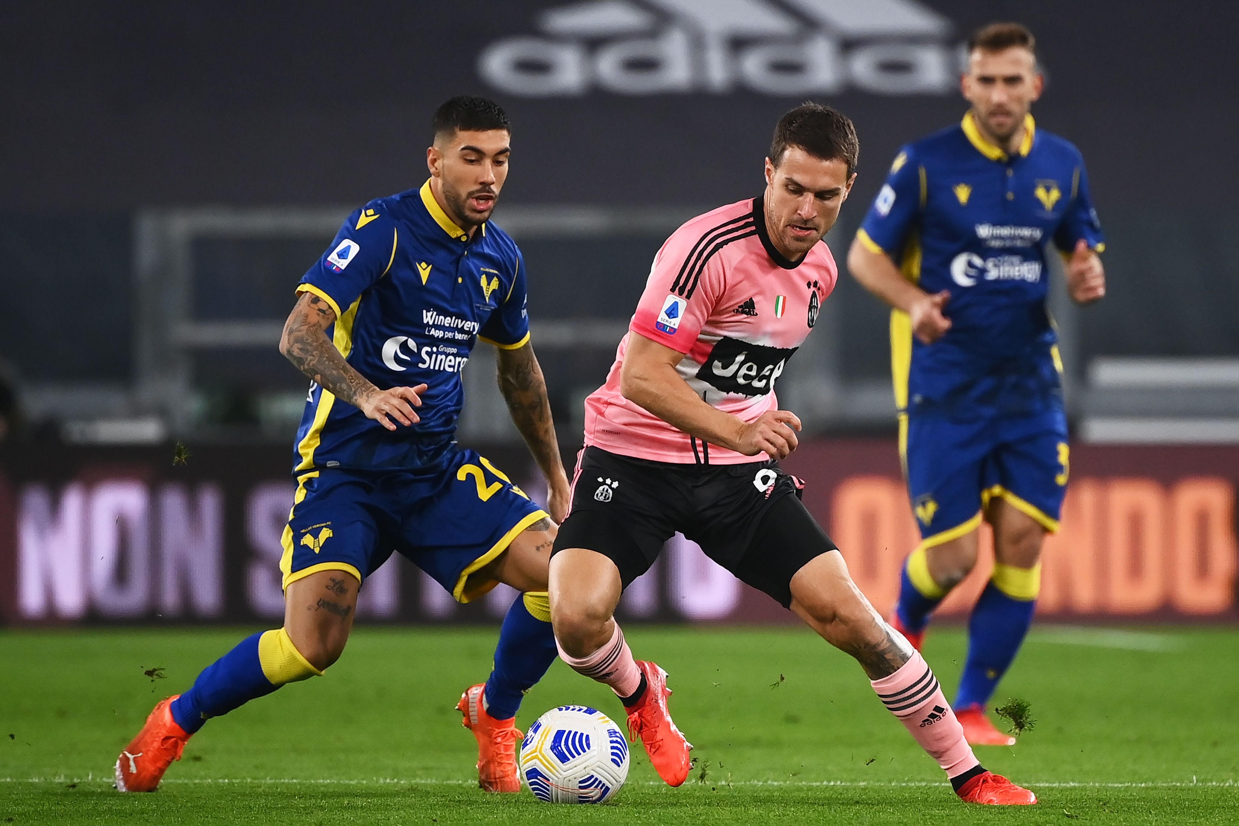 Laga Serie A antara Juventus dan Hellas Verona.