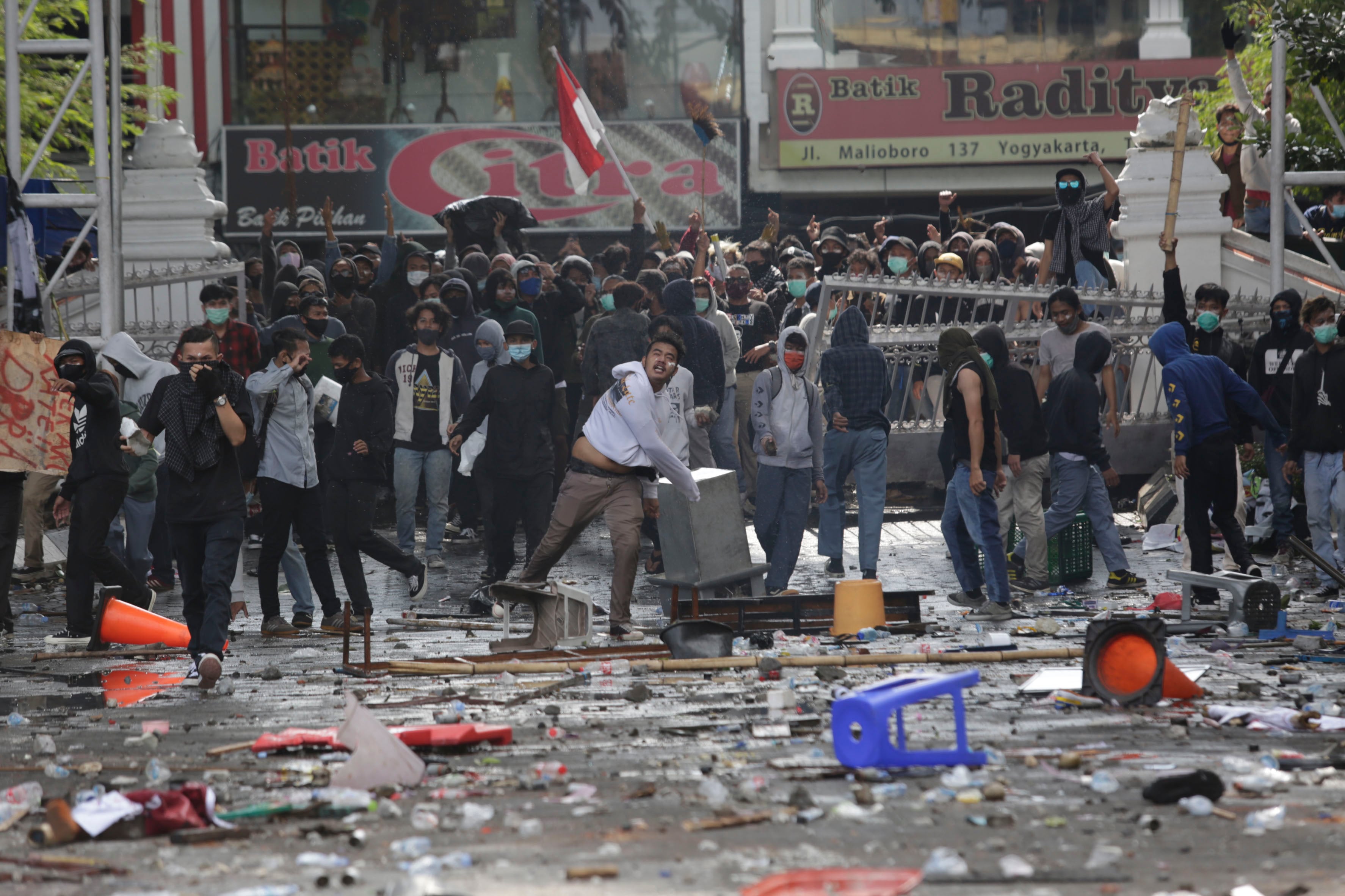 Aksi unjuk rasa berpotensi memunculkan klaster baru covid-19 