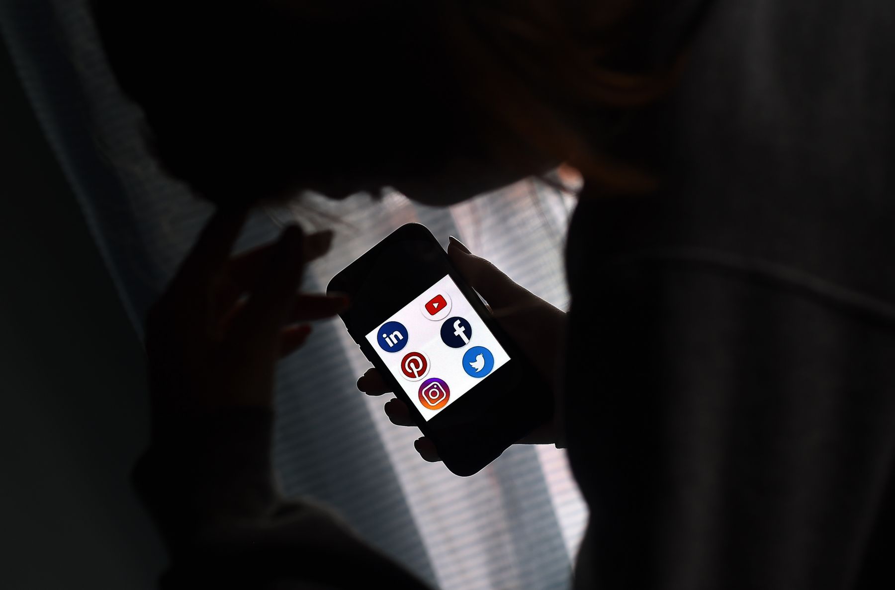 Siaran melalui internet tidak perlu diatur lewat undang-undang