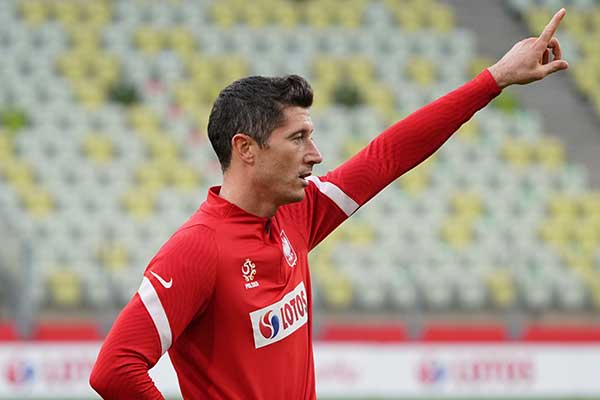 Bomber andalan Bayern Muenchen  Robert Lewandowski