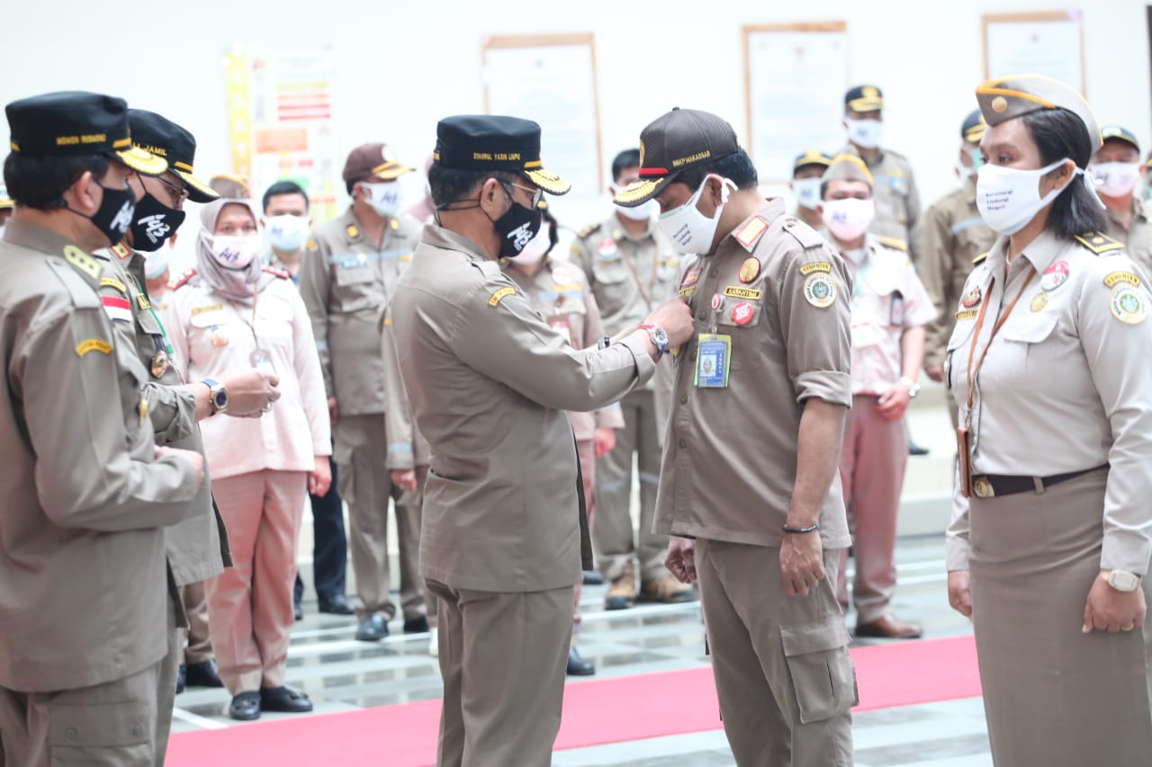  Mentan Syahrul Yasin Limpo saat memimpin apel di Balai Uji Terap Teknik Metode Karantina Pertanian, Bekasi, Minggu (18/10).