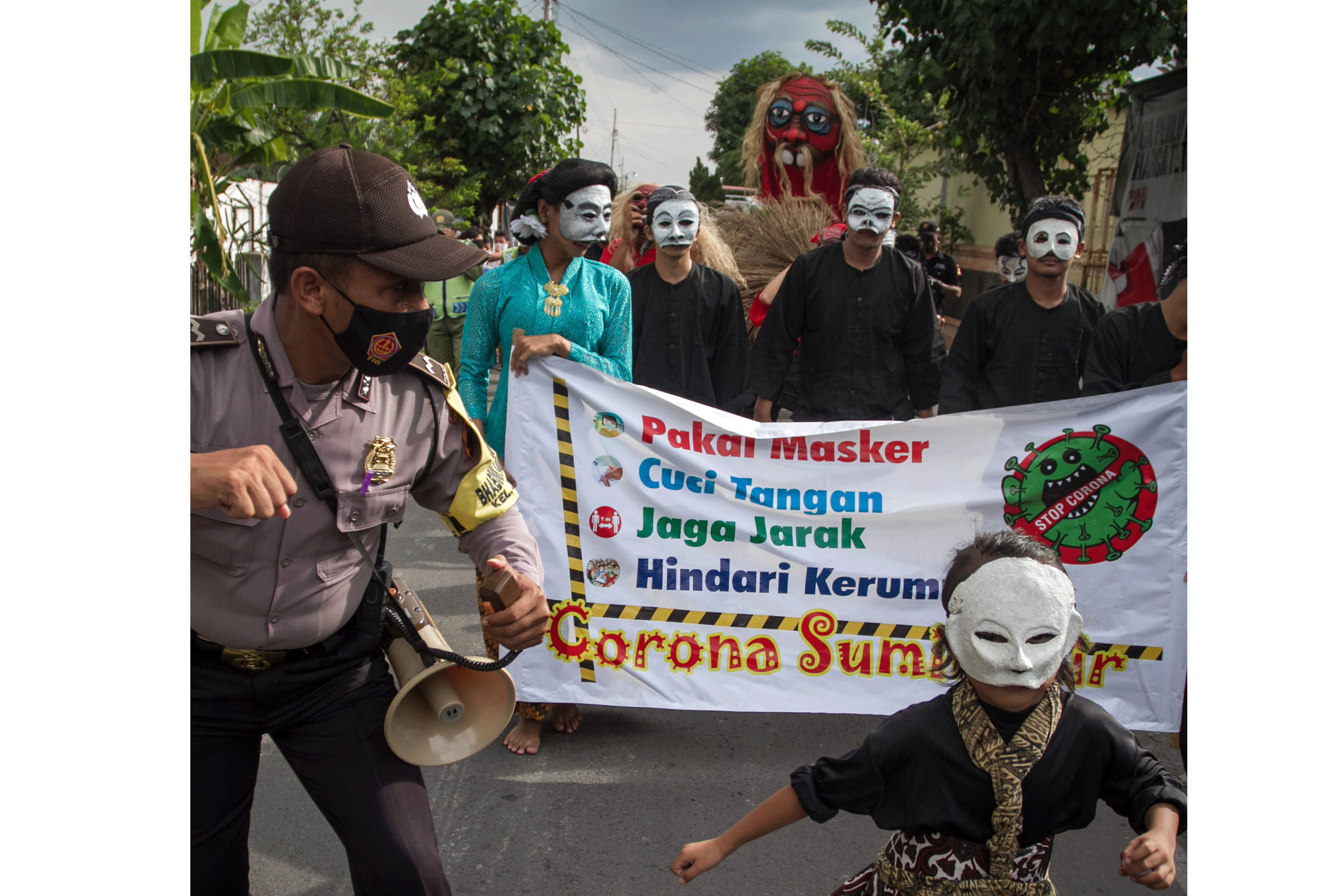 KIRAB SOSIALISASI PROTOKOL KESEHATAN: 