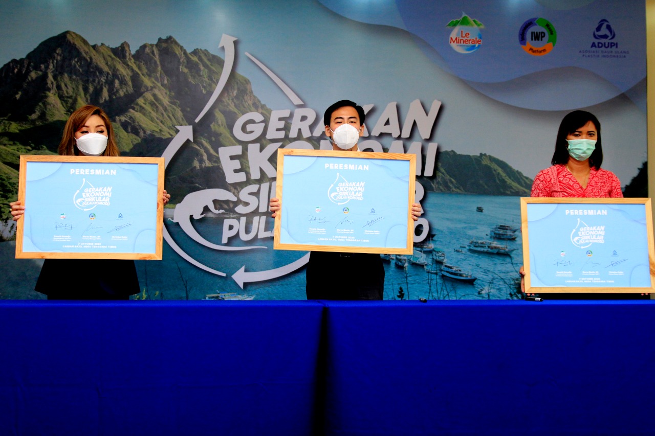 kerja sama Le Minerale-IWP-ADUPI dalam gerakan ekonomi sirkular di Pulau Komodo