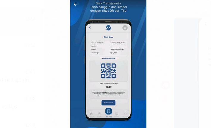 Pembelian tiket Trans-Jakarta melalui QR Code