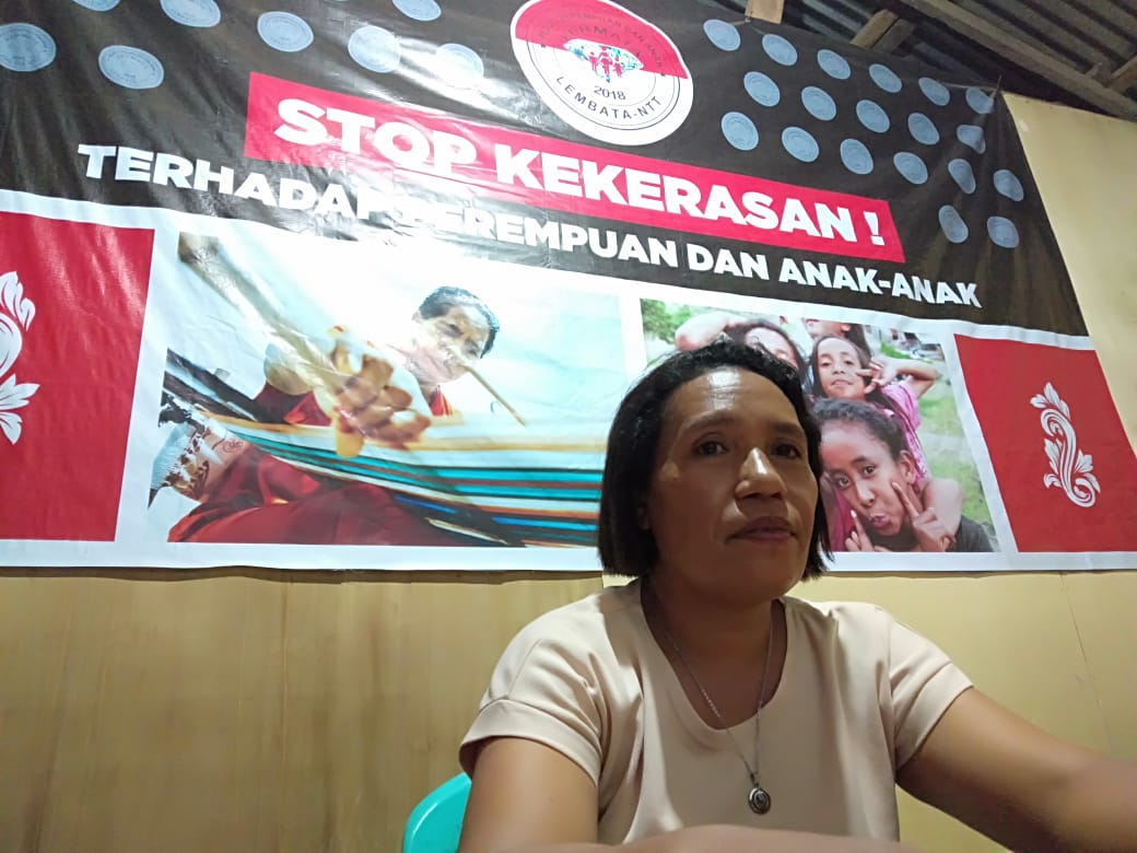 Seorang relawan peduli anak mengungkapkan upayanya untuk membantu anak-anak Lembata