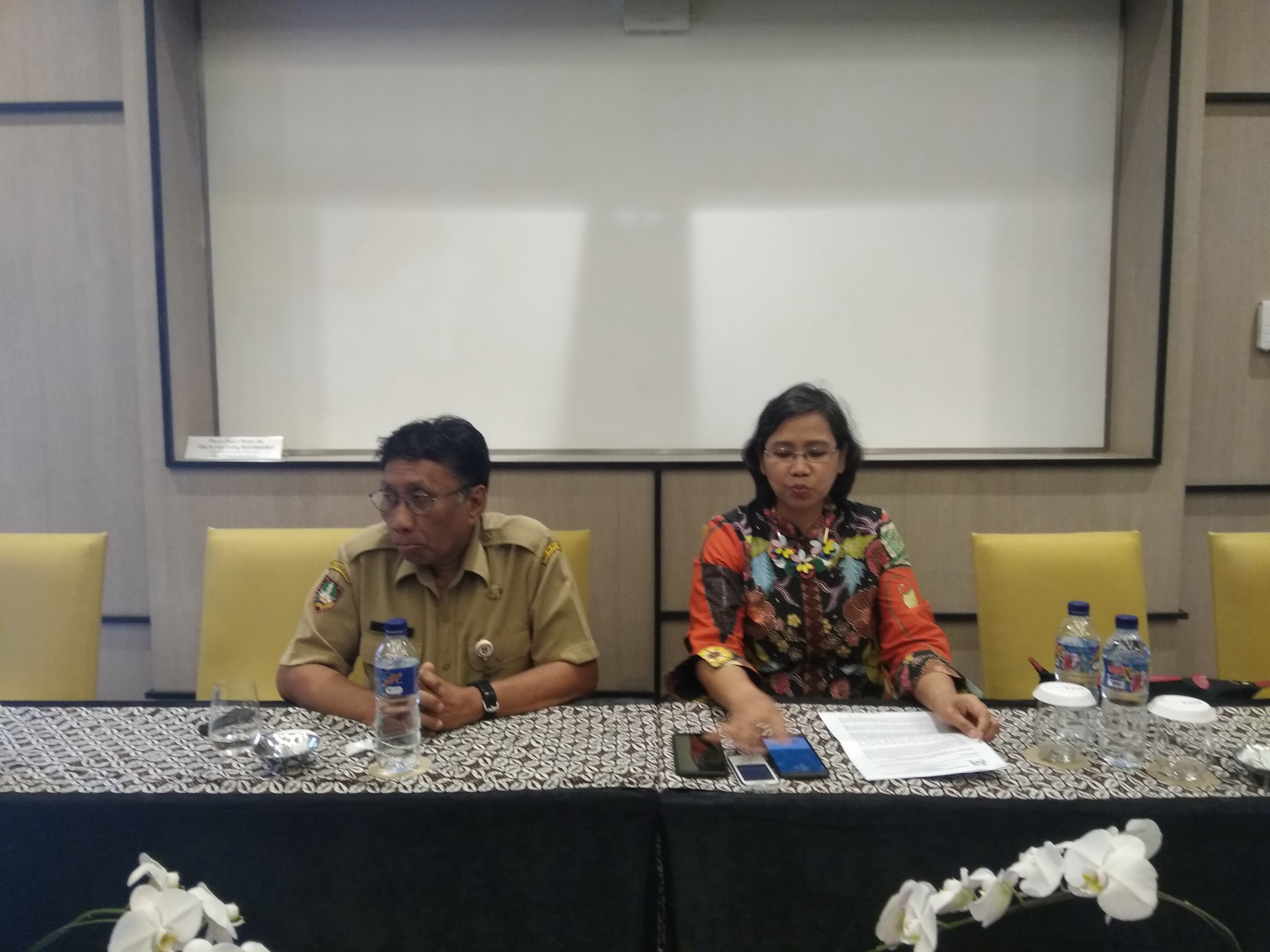  Deputi Bidang Tumbuh Kembang Anak KPPPA, Lenny N Rosalin didampingi Pejabat Pemkot Surakarta 