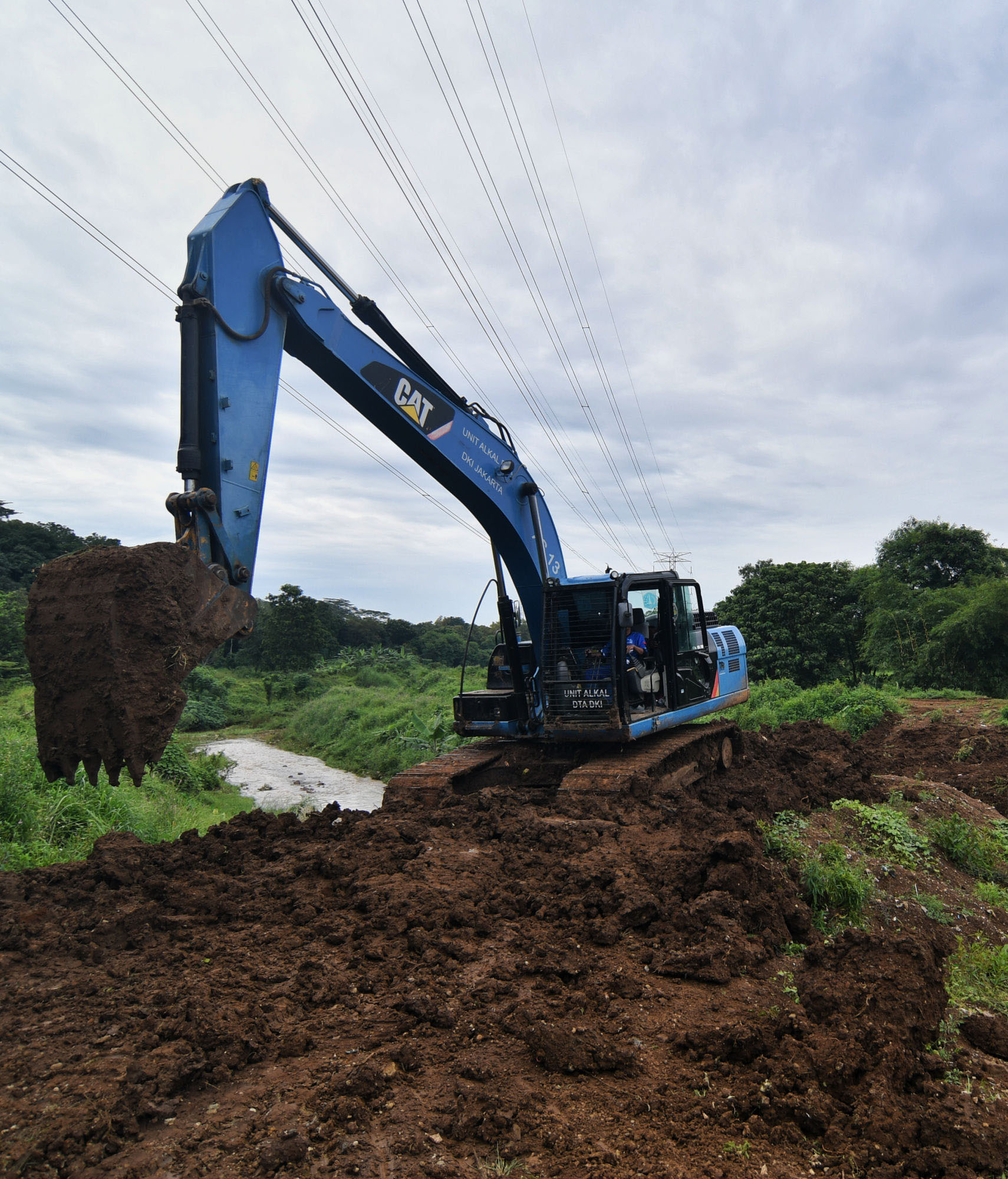Halangi Aliran Kali Sunter, Dua Tempat Pemancingan Dibongkar