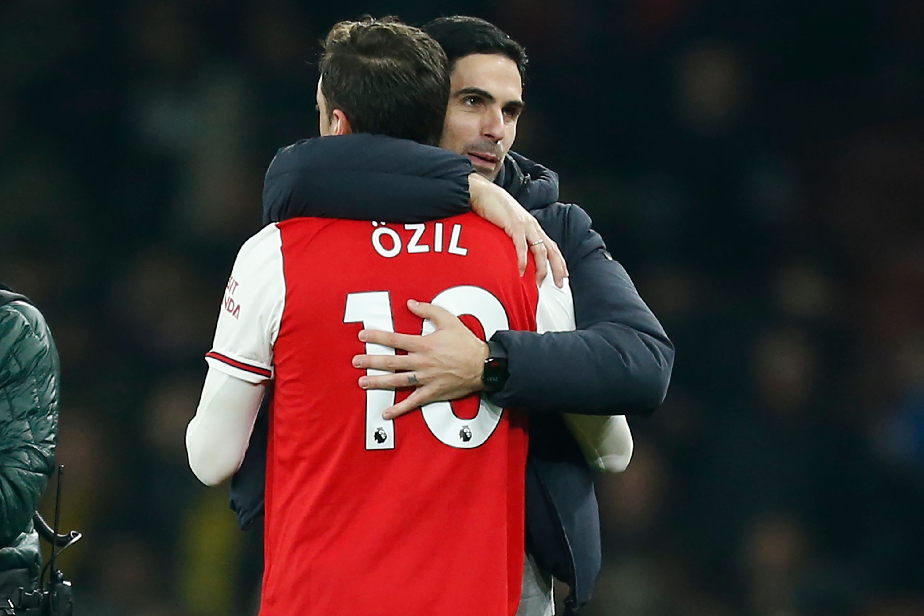 Arteta Akui Gagal Dapatkan yang Terbaik dari Oezil