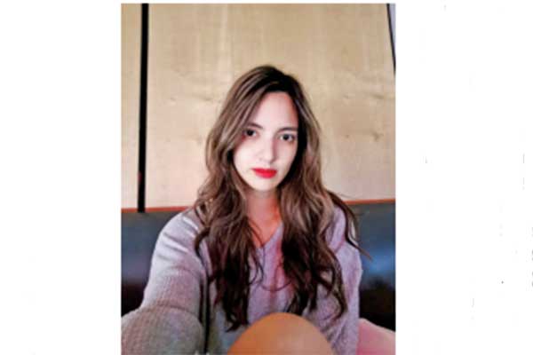 Aktris Nia Ramadhani