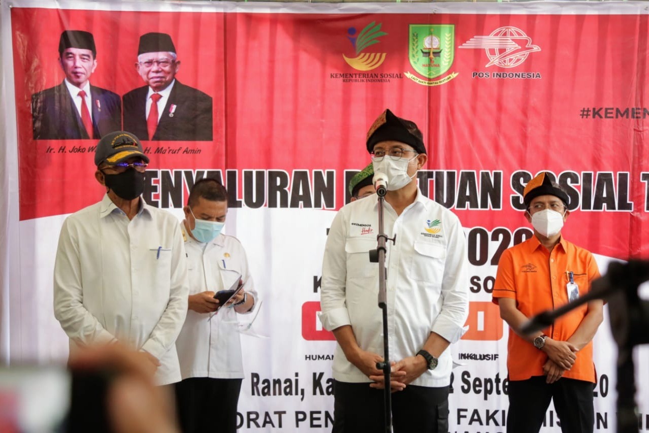 Mensos Juliari P Batubara.