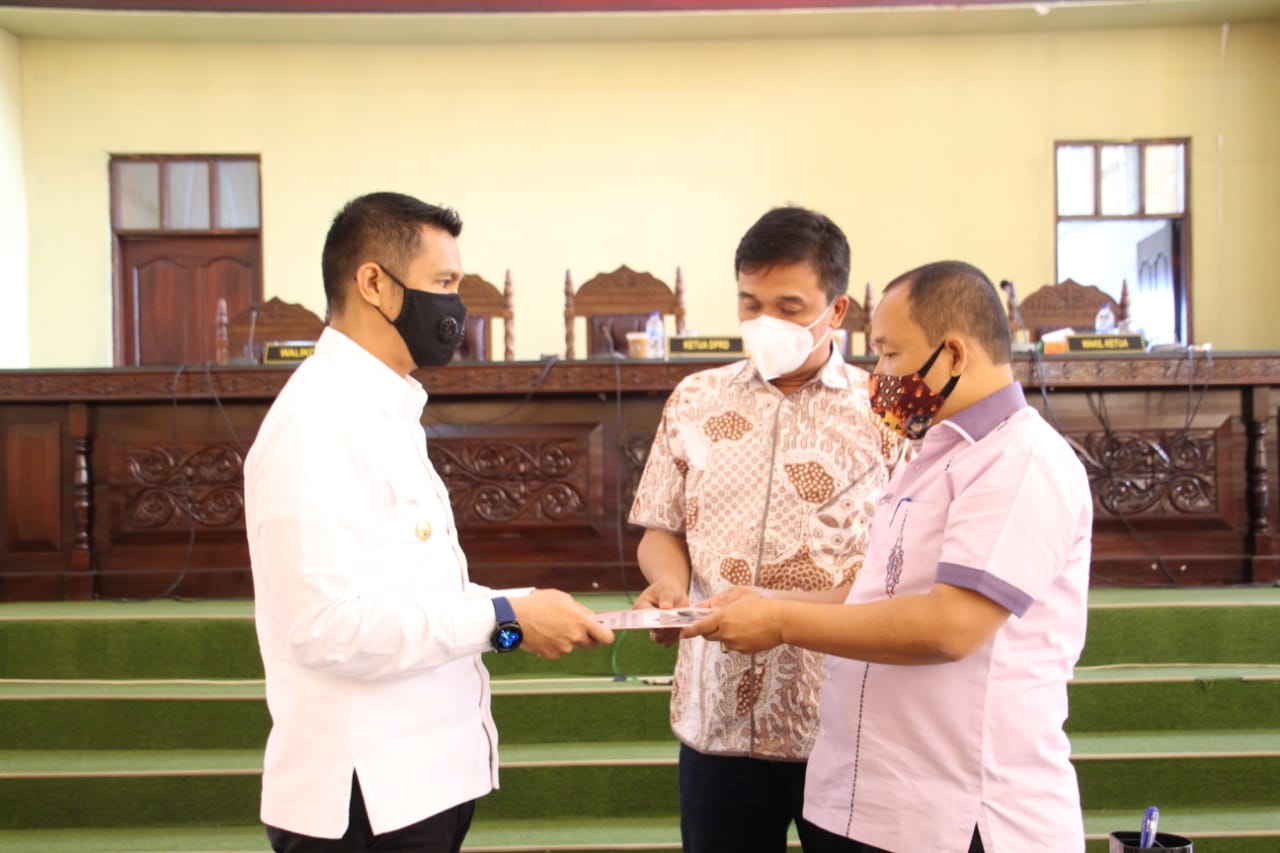 Rapat Paripurna VIII DPRD Pematangsiantar Tahun 2020 tentang perubahan Perumda Air Minum Tirta Uli menjadi BUMD, Selasa (27/10/2020).