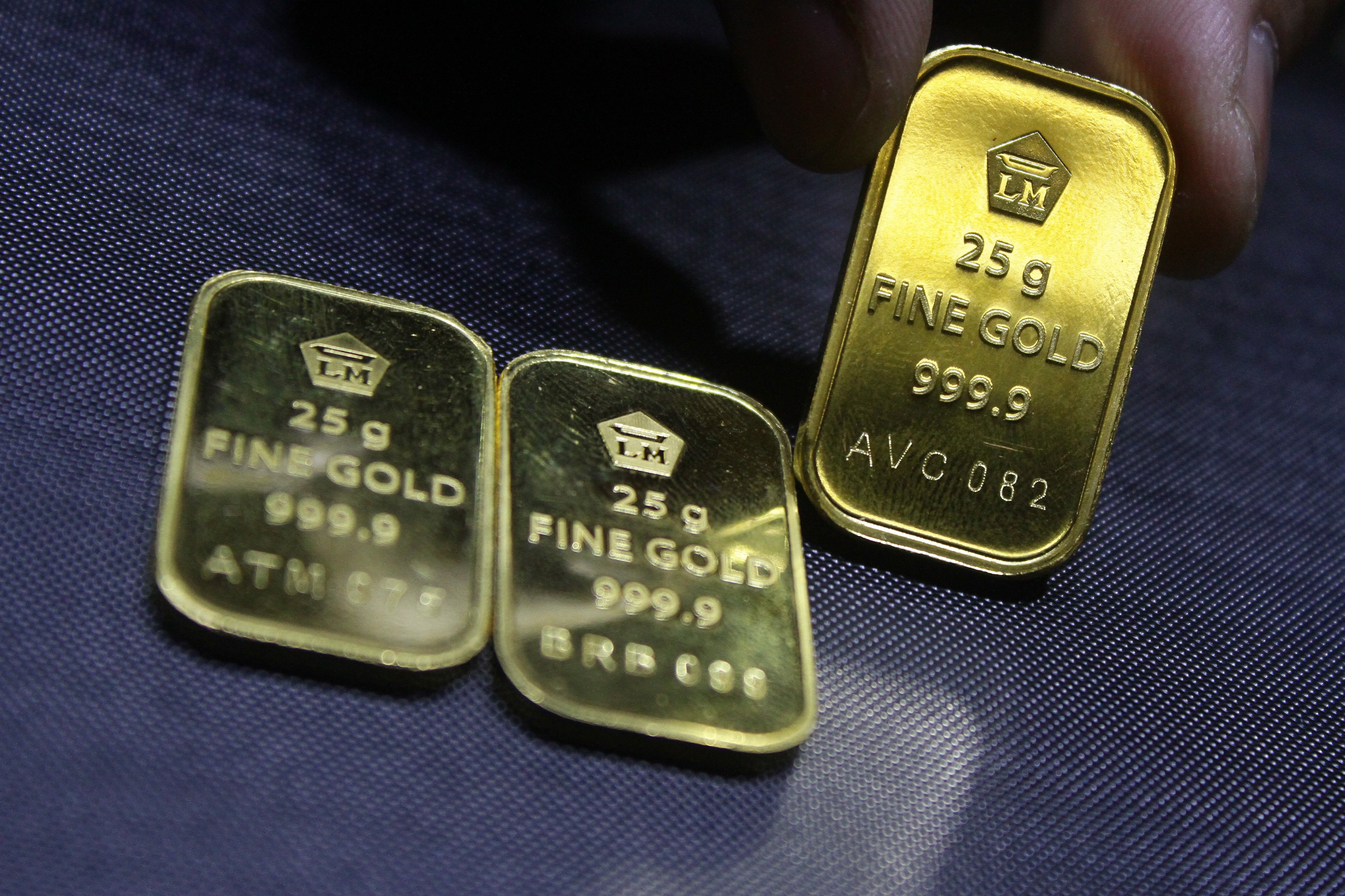 Ilustrasi emas batangan