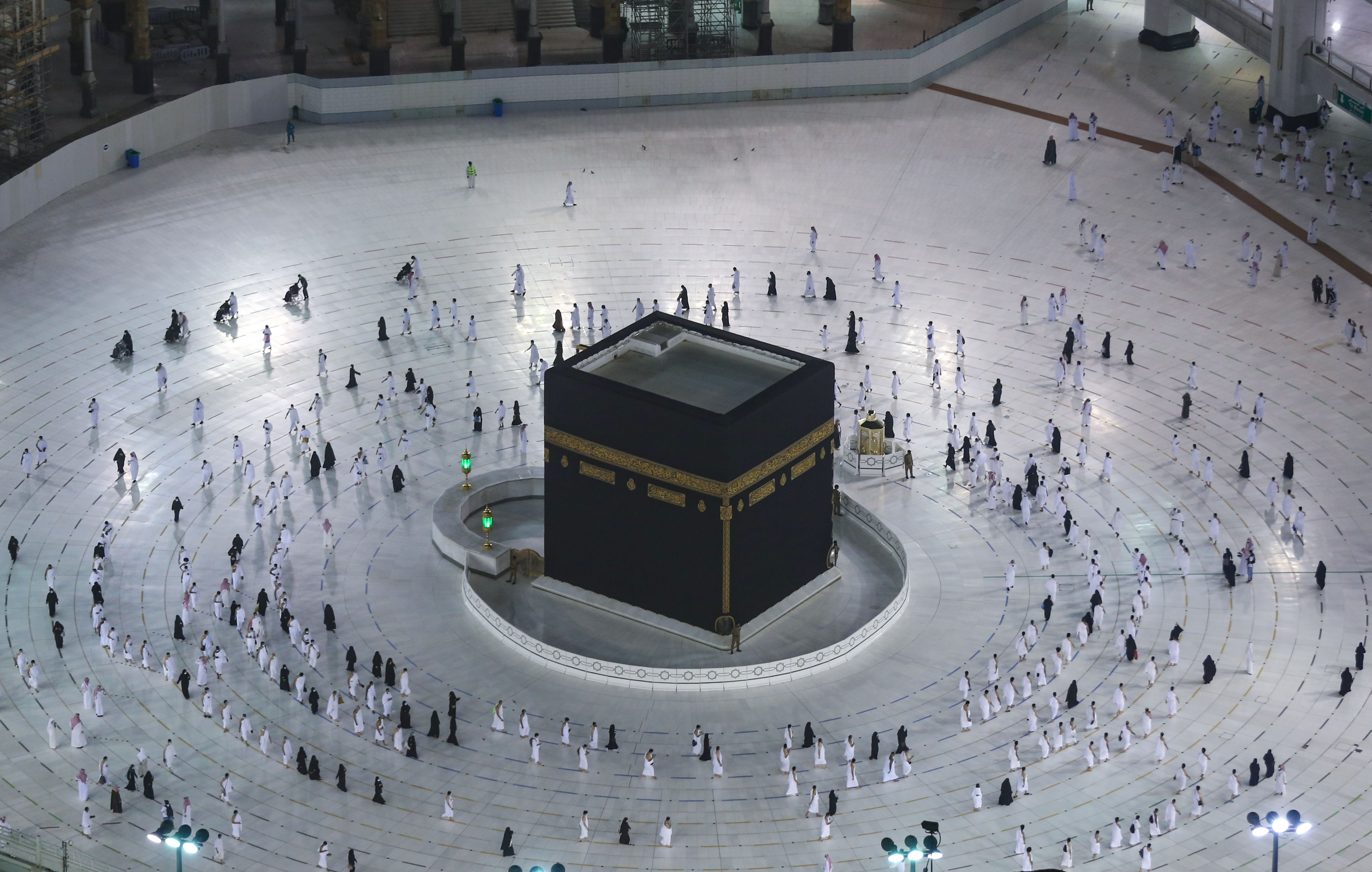 Suasana Umrah di Masjidil Haram, Mekkah, Arab Saudi