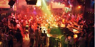  Suasana di sebuah diskotek, di kawasan Jakarta Pusat ketika sebelum pandemi.