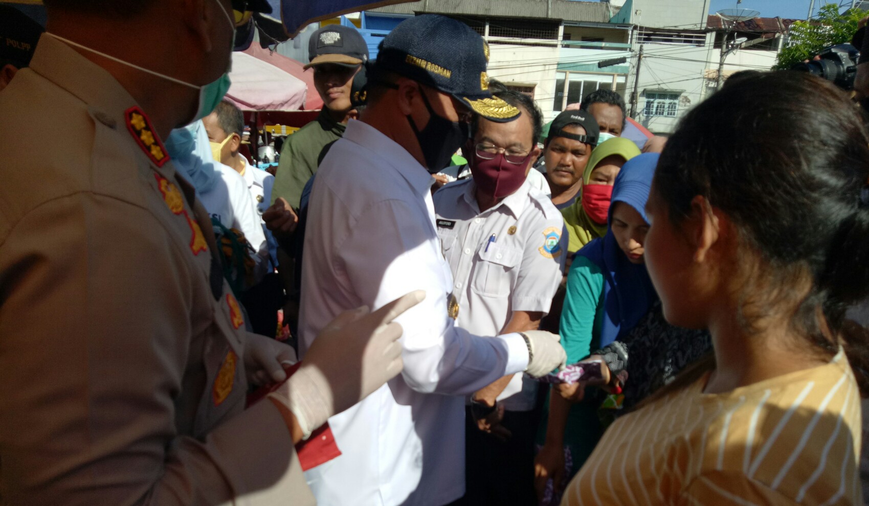 Gubernur Bangka Belitung Erzaldi Rosman Djohan saat mendatangi Pasar Pagi Pangkalpinang