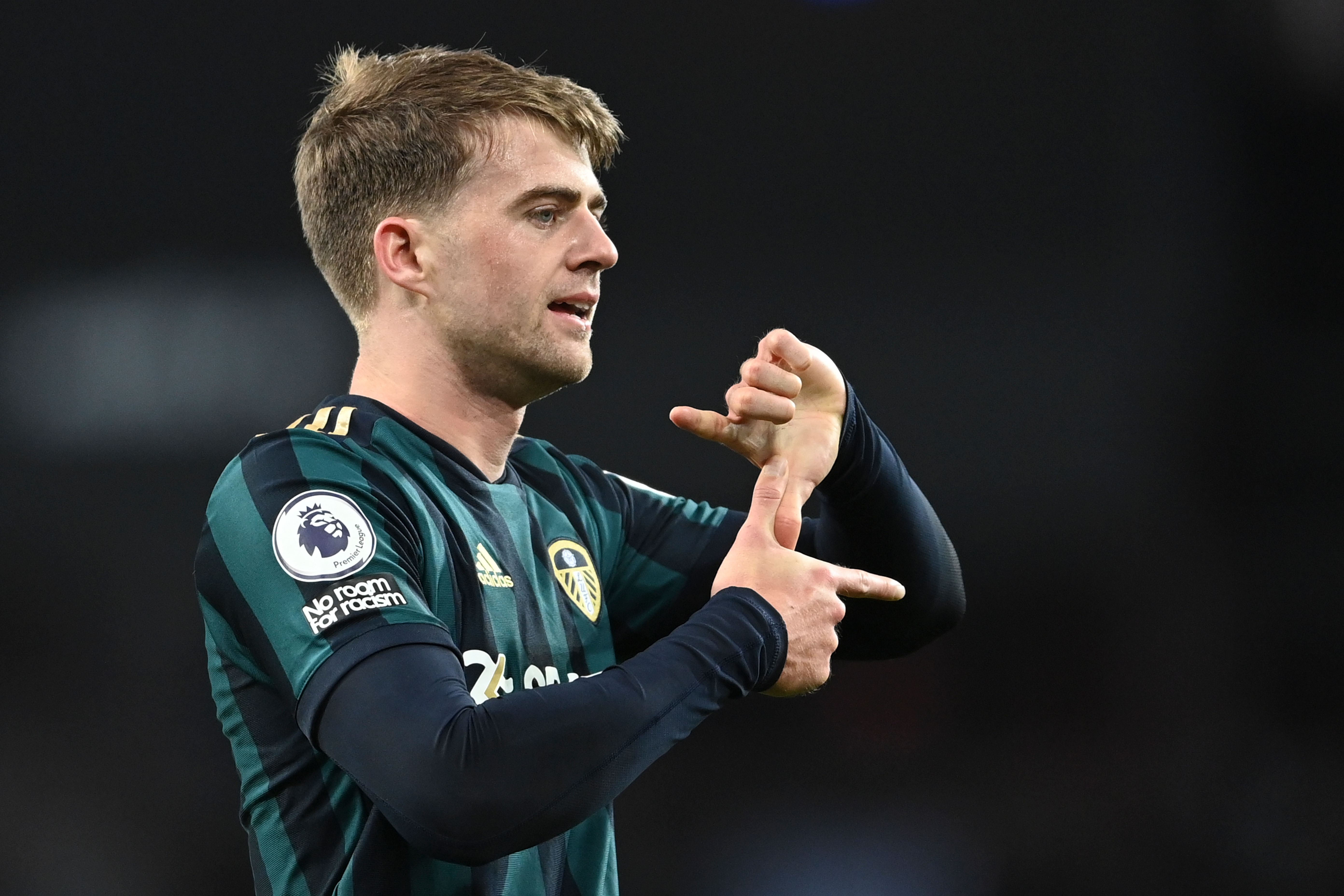 Bamford Hatrick, Leeds Berhasil jegal Aston Villa