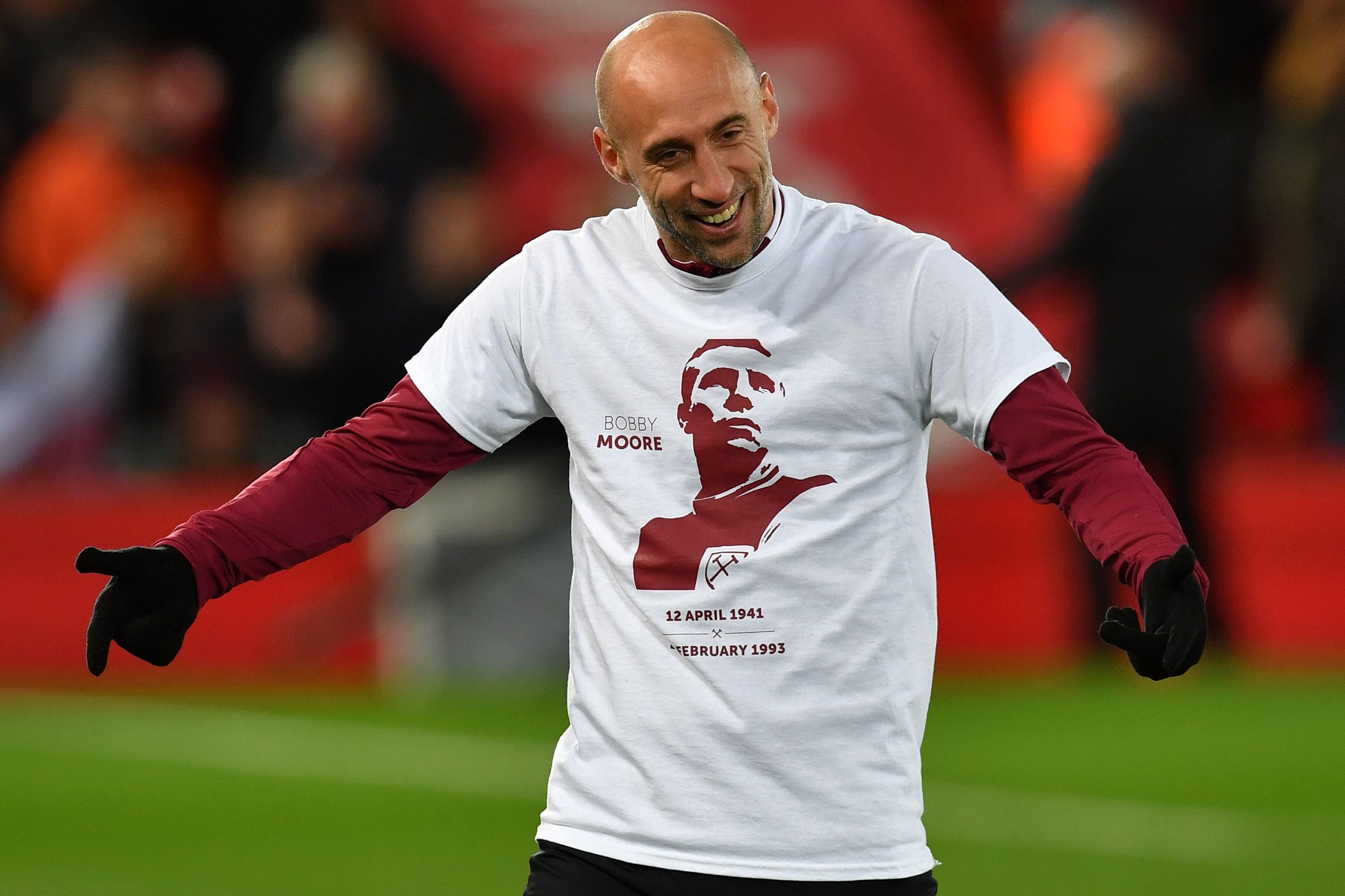 Mantan pemain Manchester United dan West Ham Pablo Zabaleta menyatakan pensiun.