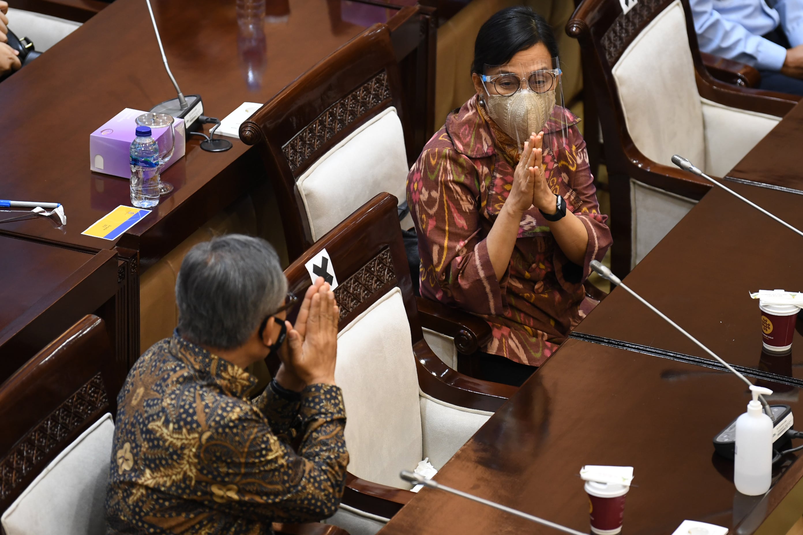 Menteri Keuangan Sri Mulyani saat mengikuti rapat kerja dengan Komisi XI DPR RI.