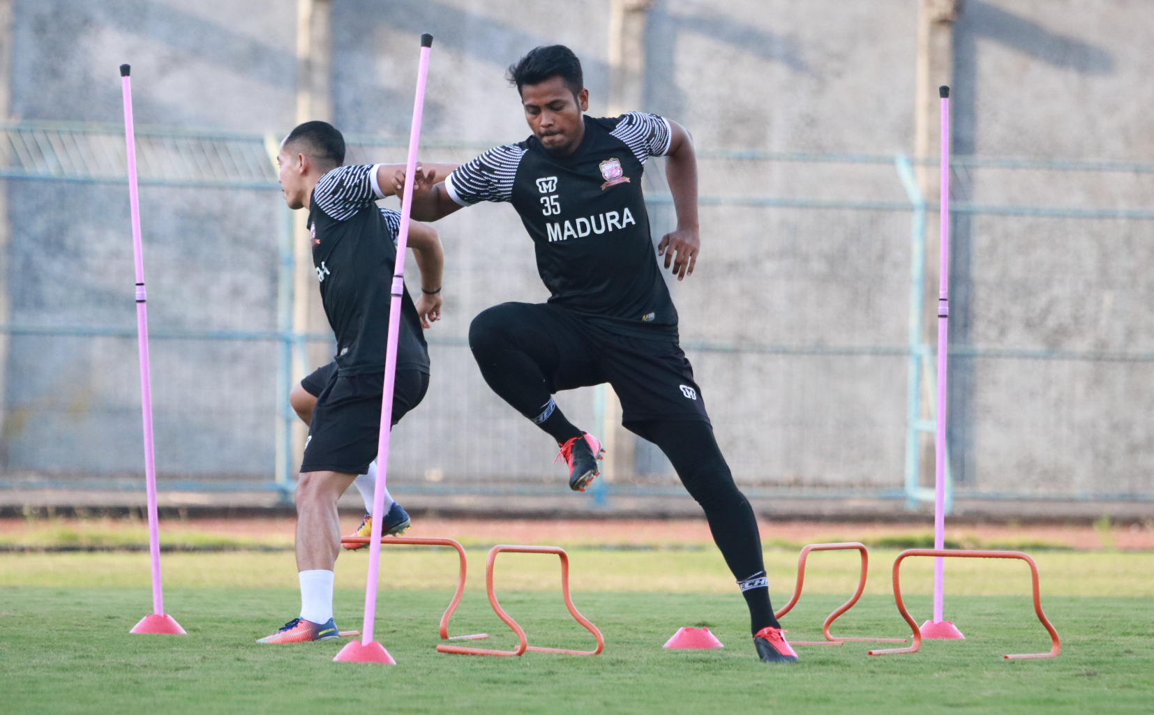 Liga 1 Kembali Ditunda, Klub Tetap Latihan