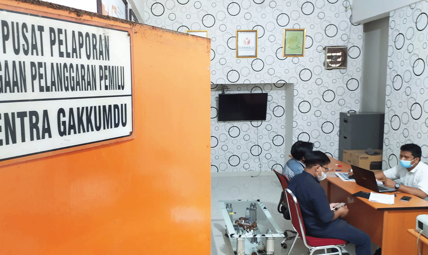 Kuasa hukum pasangan calon Wali Kota dan Wakil Wali Kota Makassar nomor urut 1 Mohammad Ramdhan ‘Danny’ Pomanto-Fatmawati Rusdi (Adama’)  