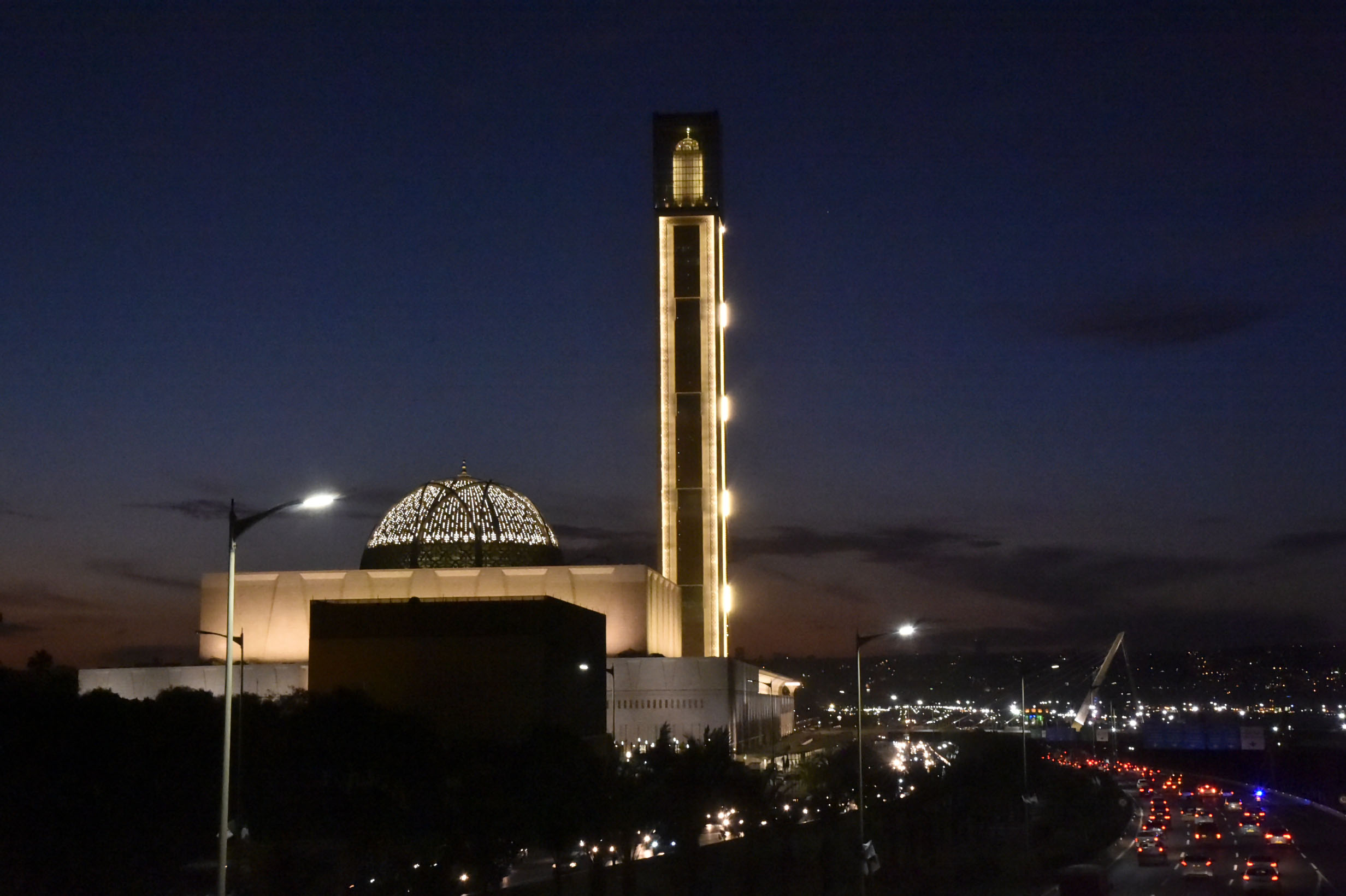 Masjid Djamaa el Djazair di Algiers, Aljazair.
