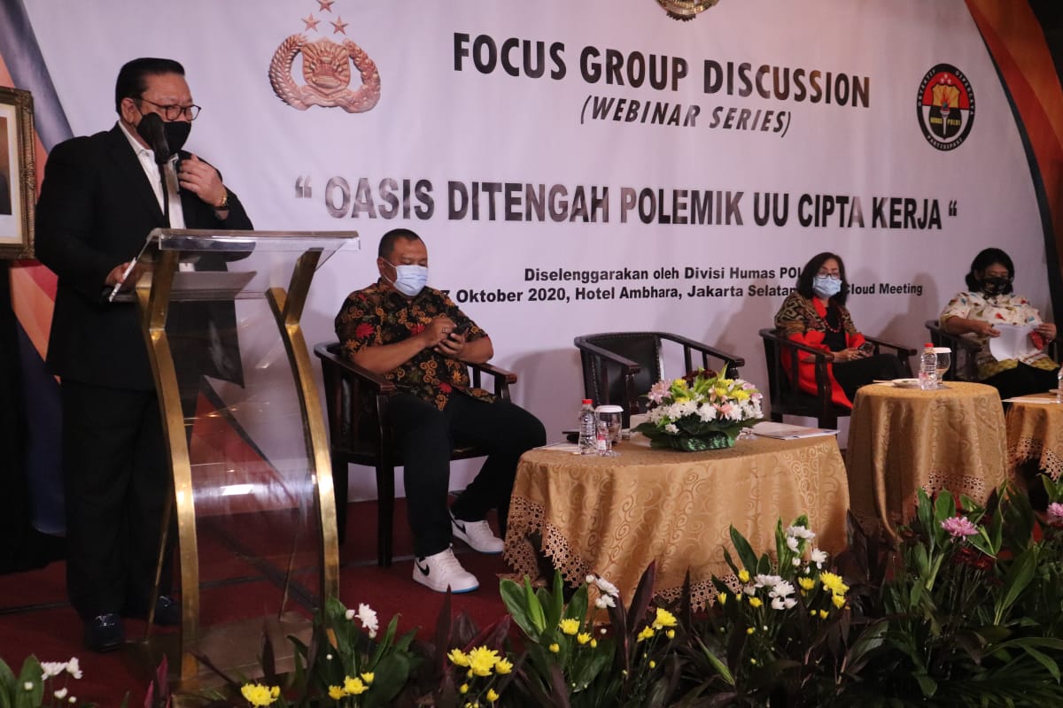 Dalam UU Cipta Kerja dinilai Agung Laksono tidak ada yang dirugikan, UU tersebut merupakan teroboson hukum.