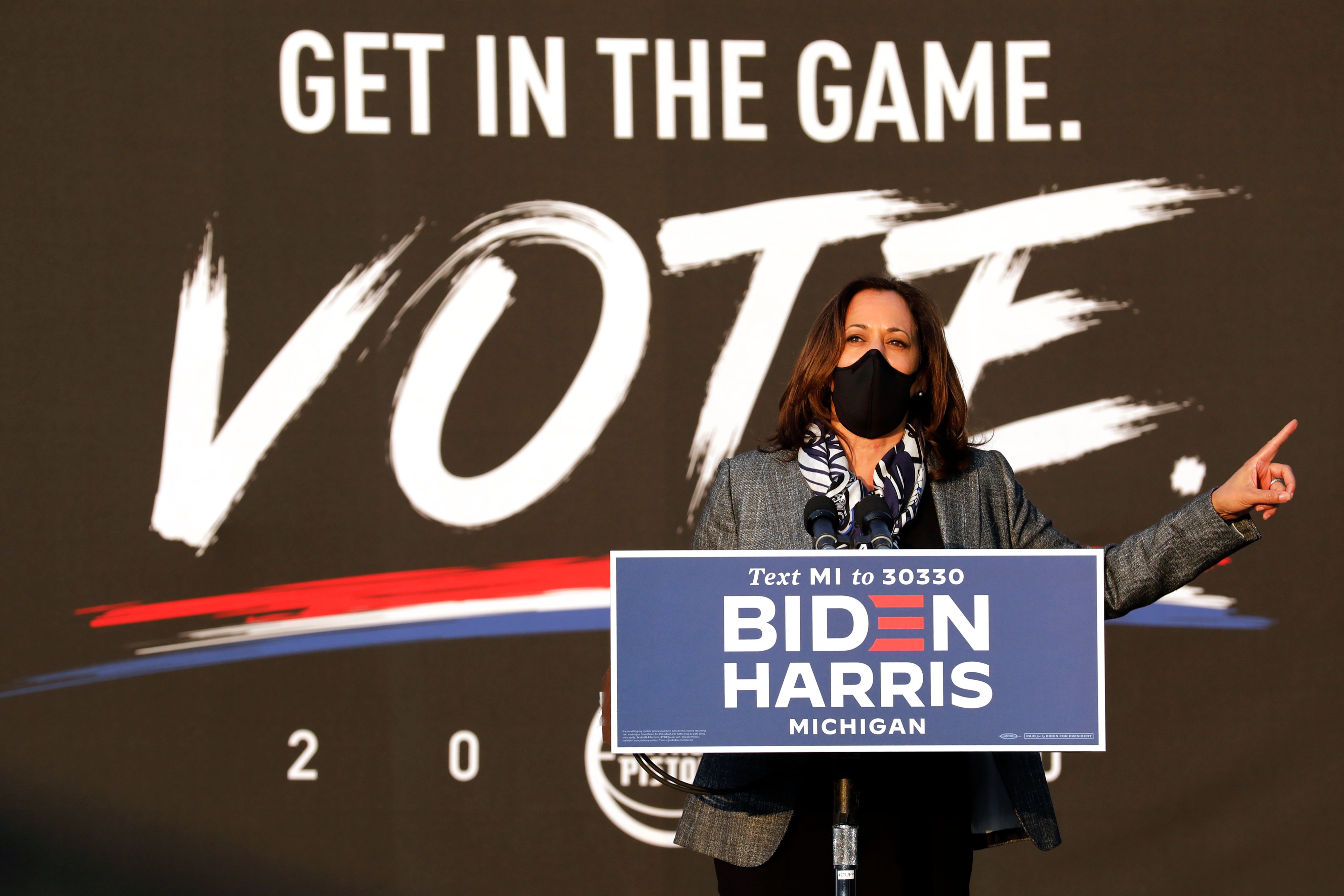 Kandidat dari Partai Demokrat, Kamala Harris, saat melakukan kampanye di Michigan.