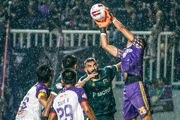 Perhelatan Sepak Bola Liga 1 Indonesia