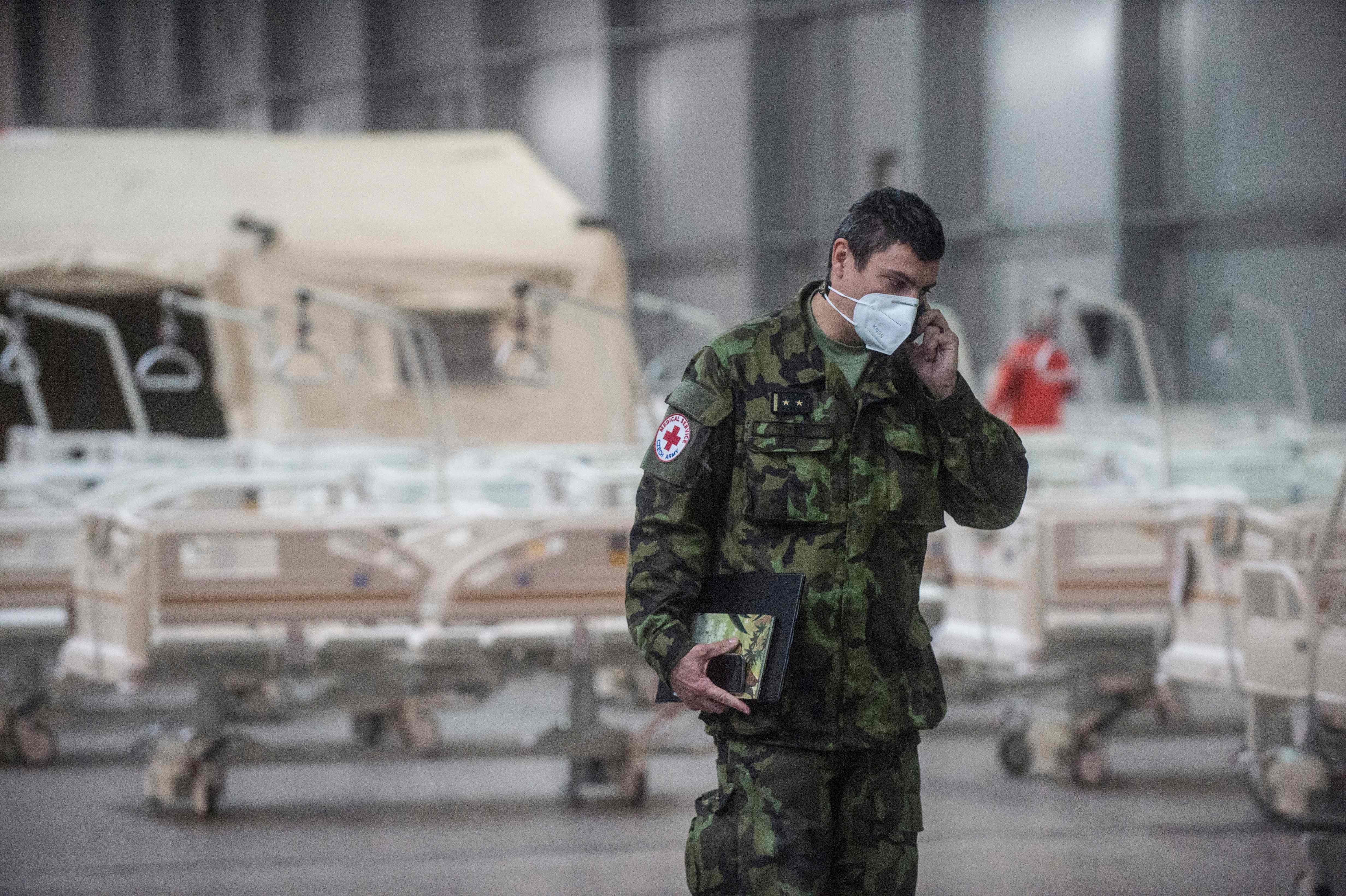 Rep Ceko Berlakukan Jam Malam untuk Tekan Kasus Covid-19