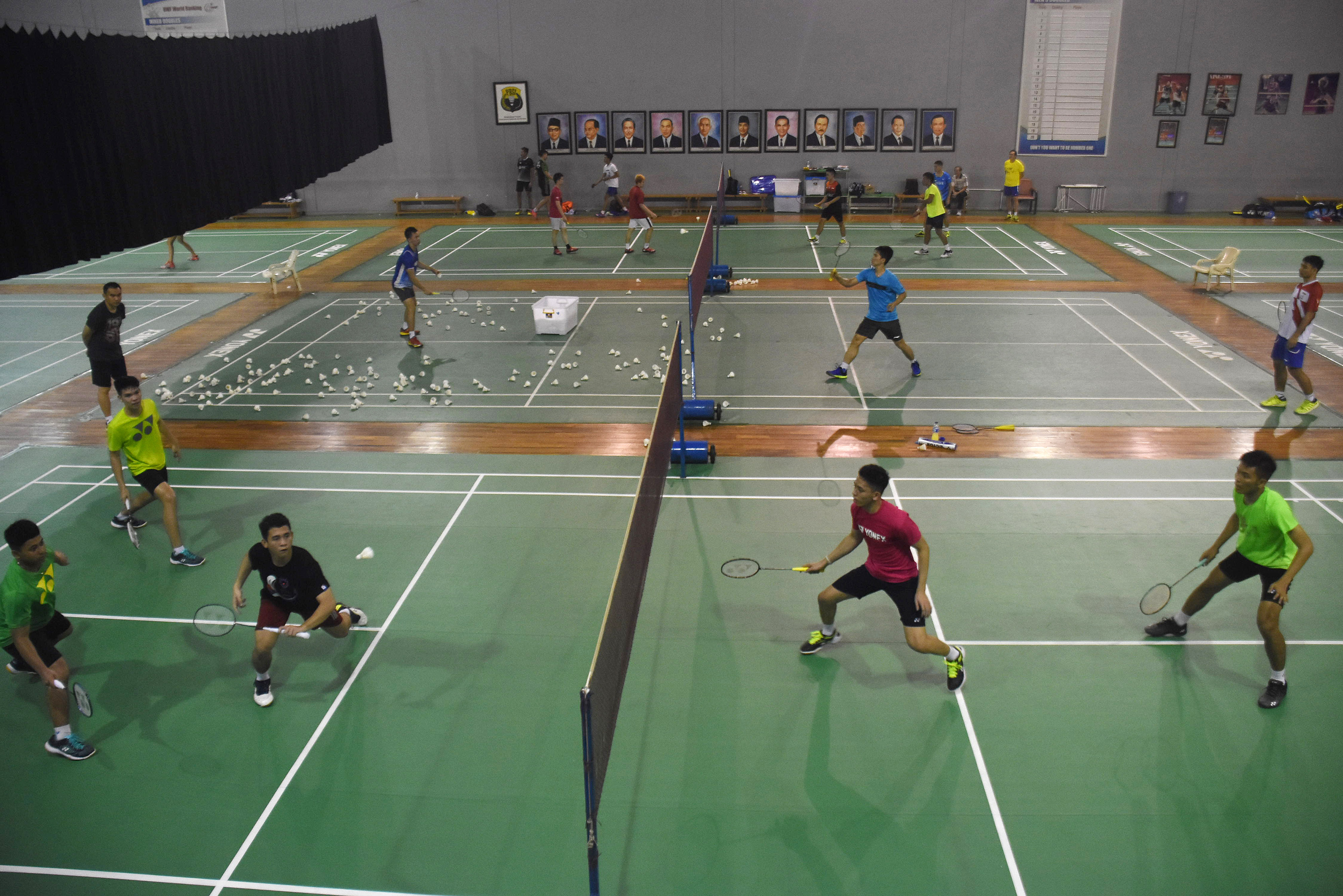 Sejumlah atlet mengikuti pemusatan latihan nasional (pelatnas) di Pusat Bulutangkis Indonesia, Cipayung, Jakarta Timur.