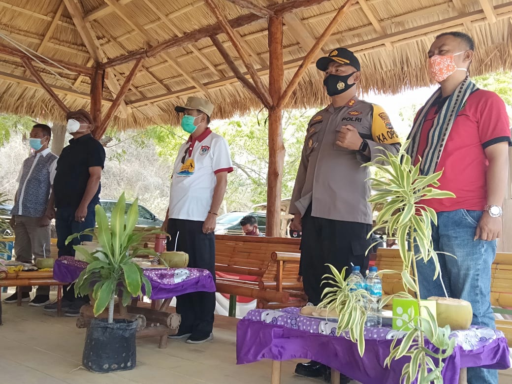 Bupati Lembata Eliazer Yentji Sunur, Wakil Bupati Lembata Thomas ola Langoday, Ketua DPRD Petrus Gero, Kapolres Lembata, AKBP Yoce Marten da