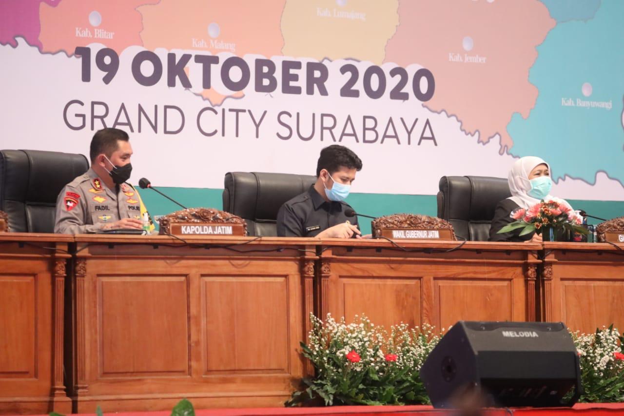 Rapat Koordinasi Ketertiban dan Keamanan Pilkada di Wilayah Provinsi Jawa Timur di Grand City Surabaya, Senin (19/10).