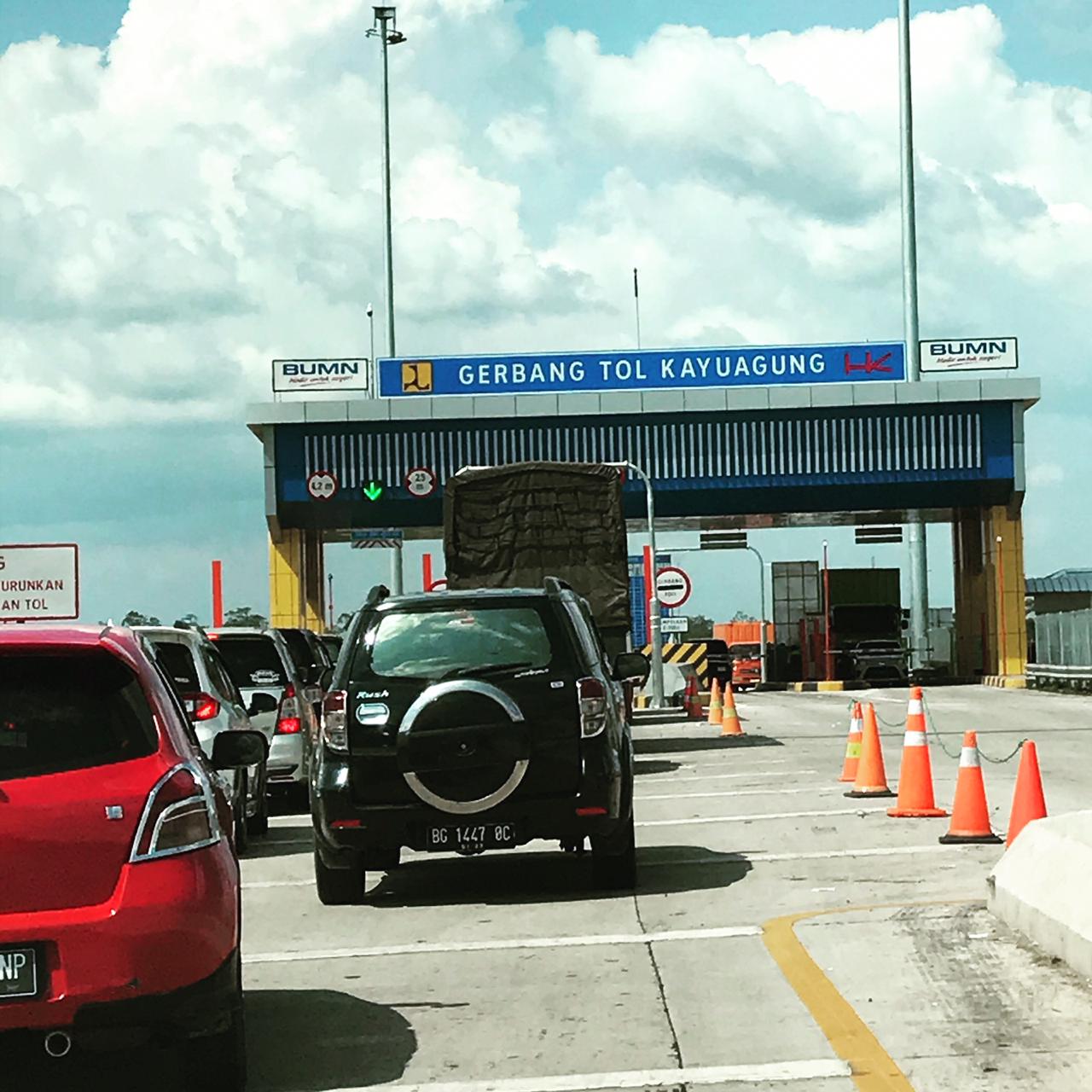 Gerbang Tol Kayuagung di ruas Jalan Tol Trans Sumatera Palembang -Lampung