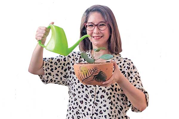 Presenter sekaligus aktris Novita Angie