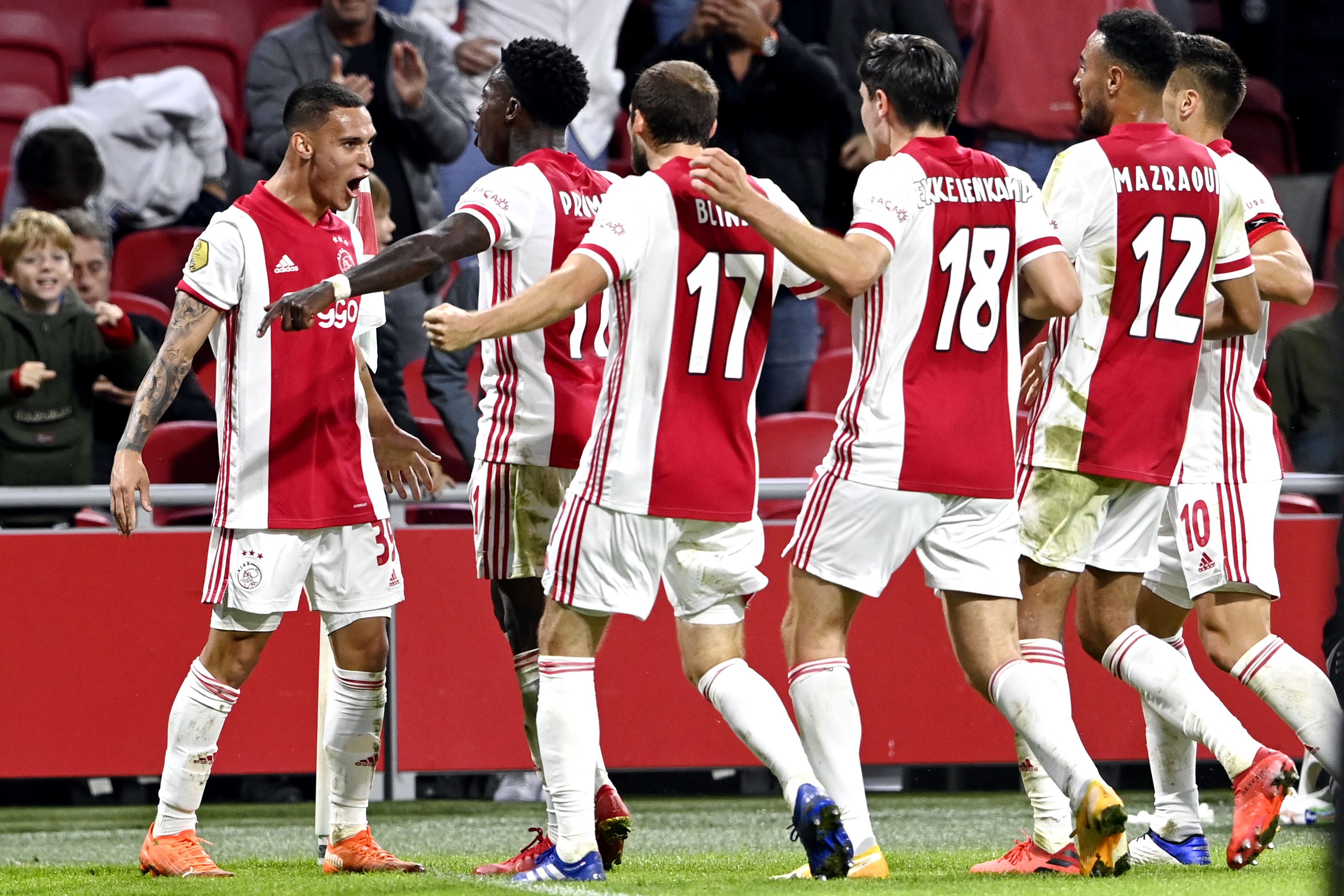 Pemain Ajax saat merayakan gol kemenangan di Johan Cruijff Arena, Amsterdam.